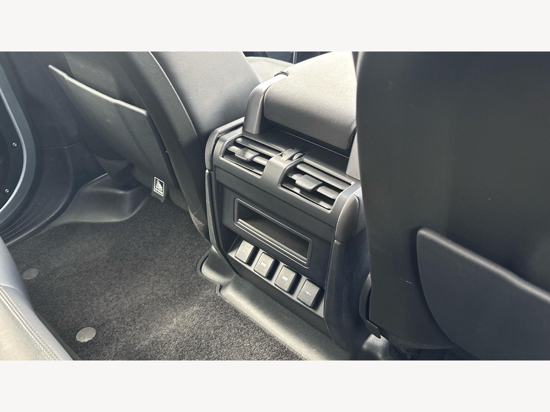 Land Rover Defender view 22