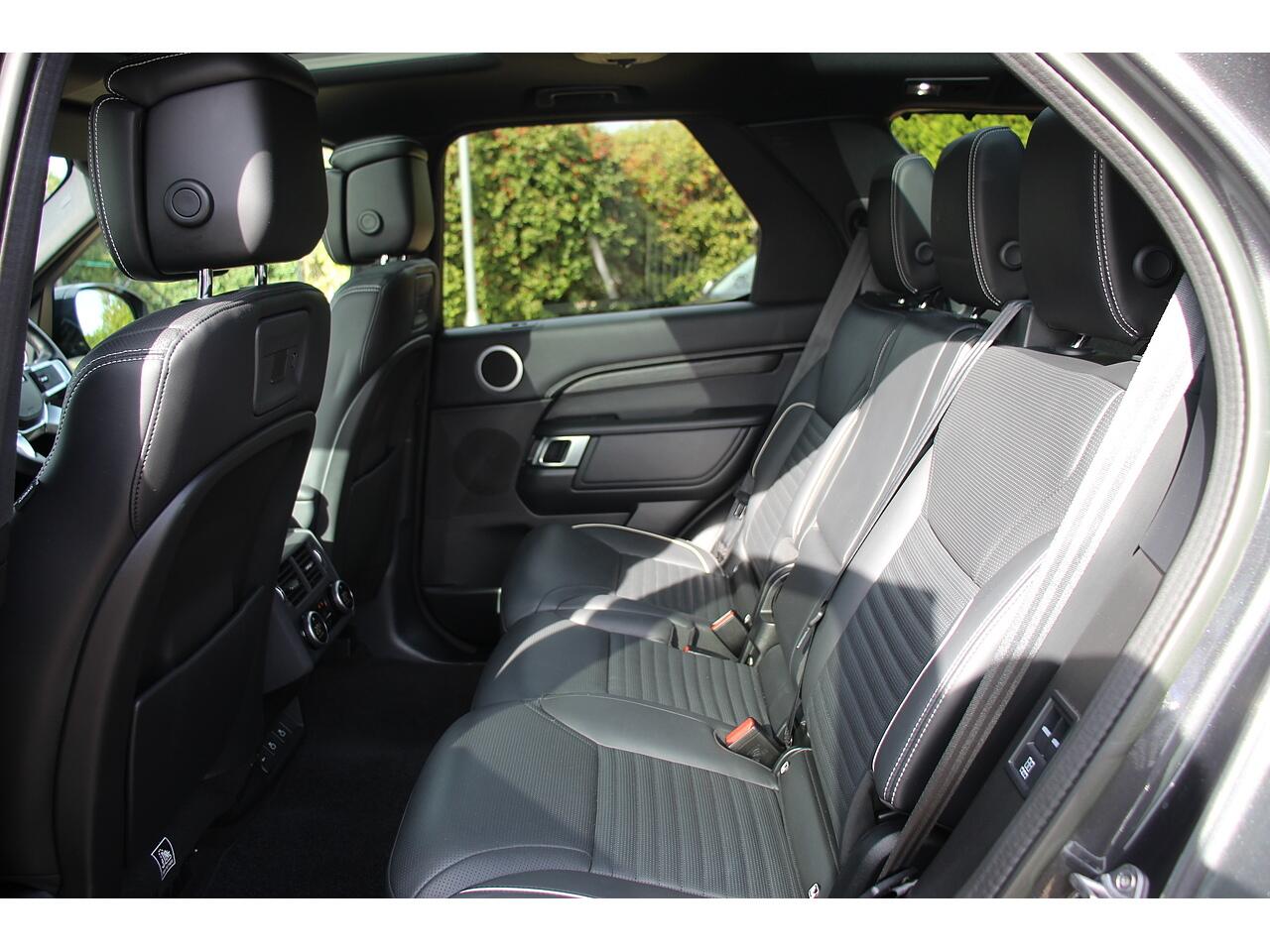 Land Rover Discovery view 19
