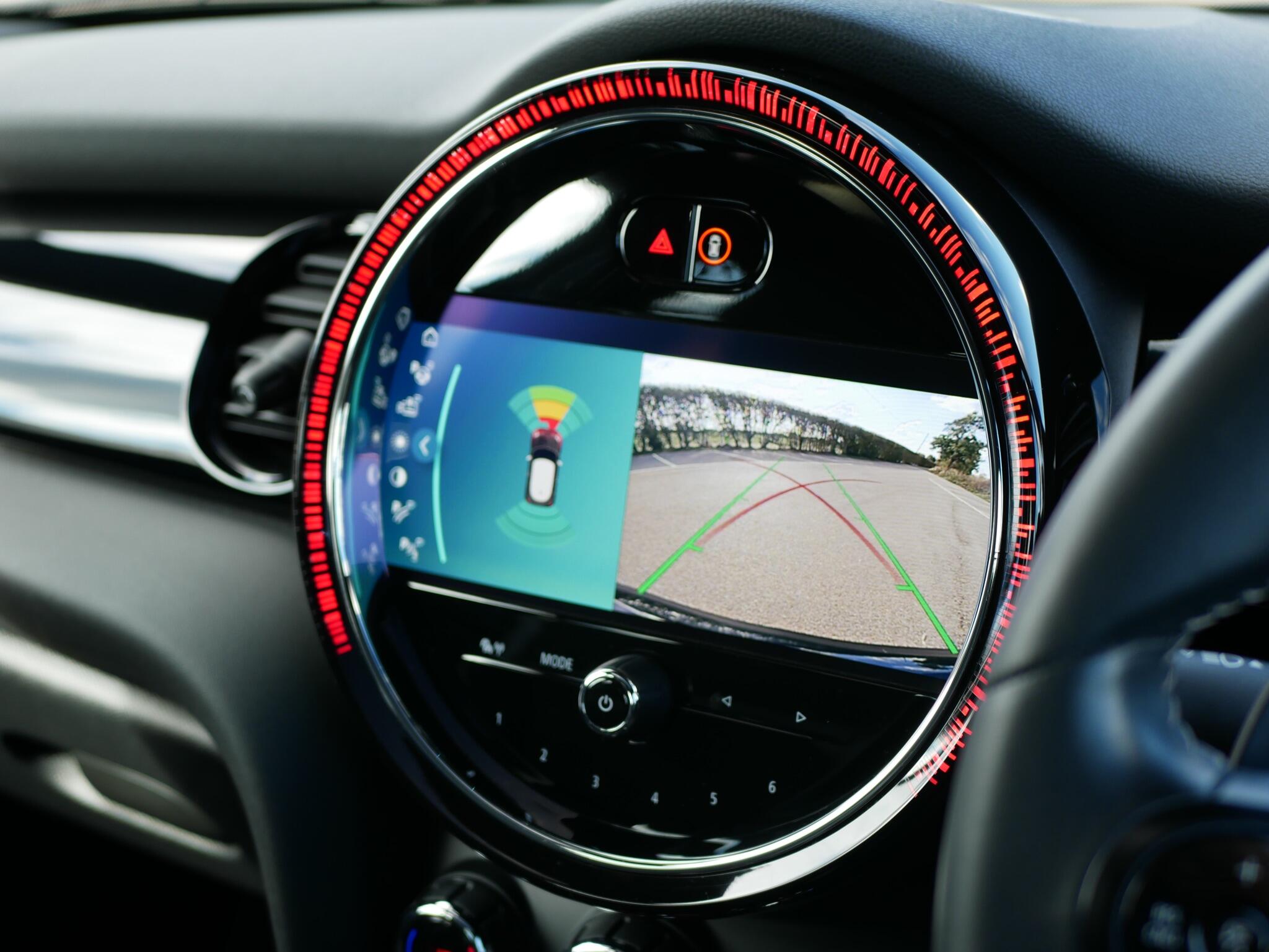 Mini Hatch view 16