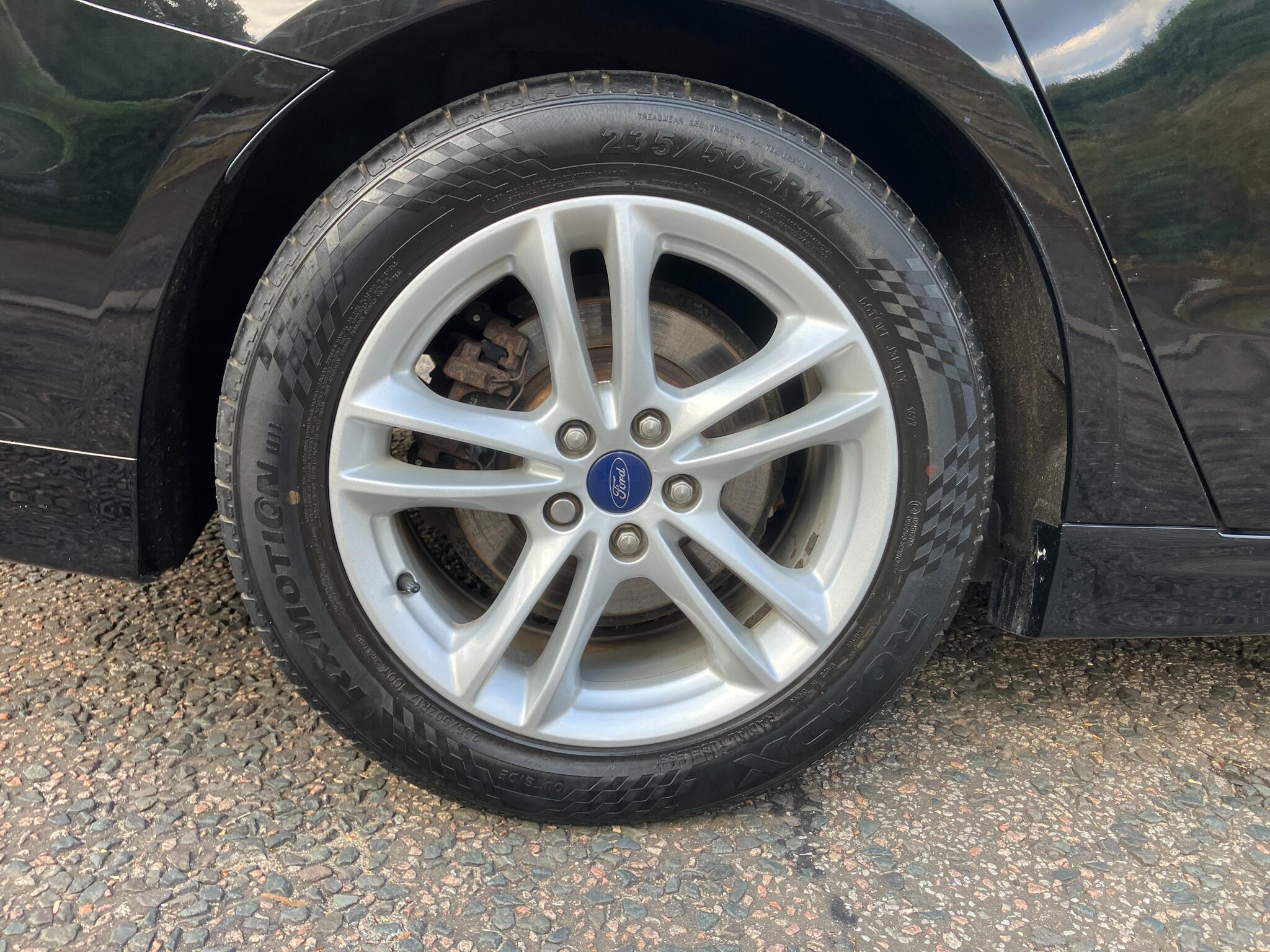 Ford Mondeo view 33