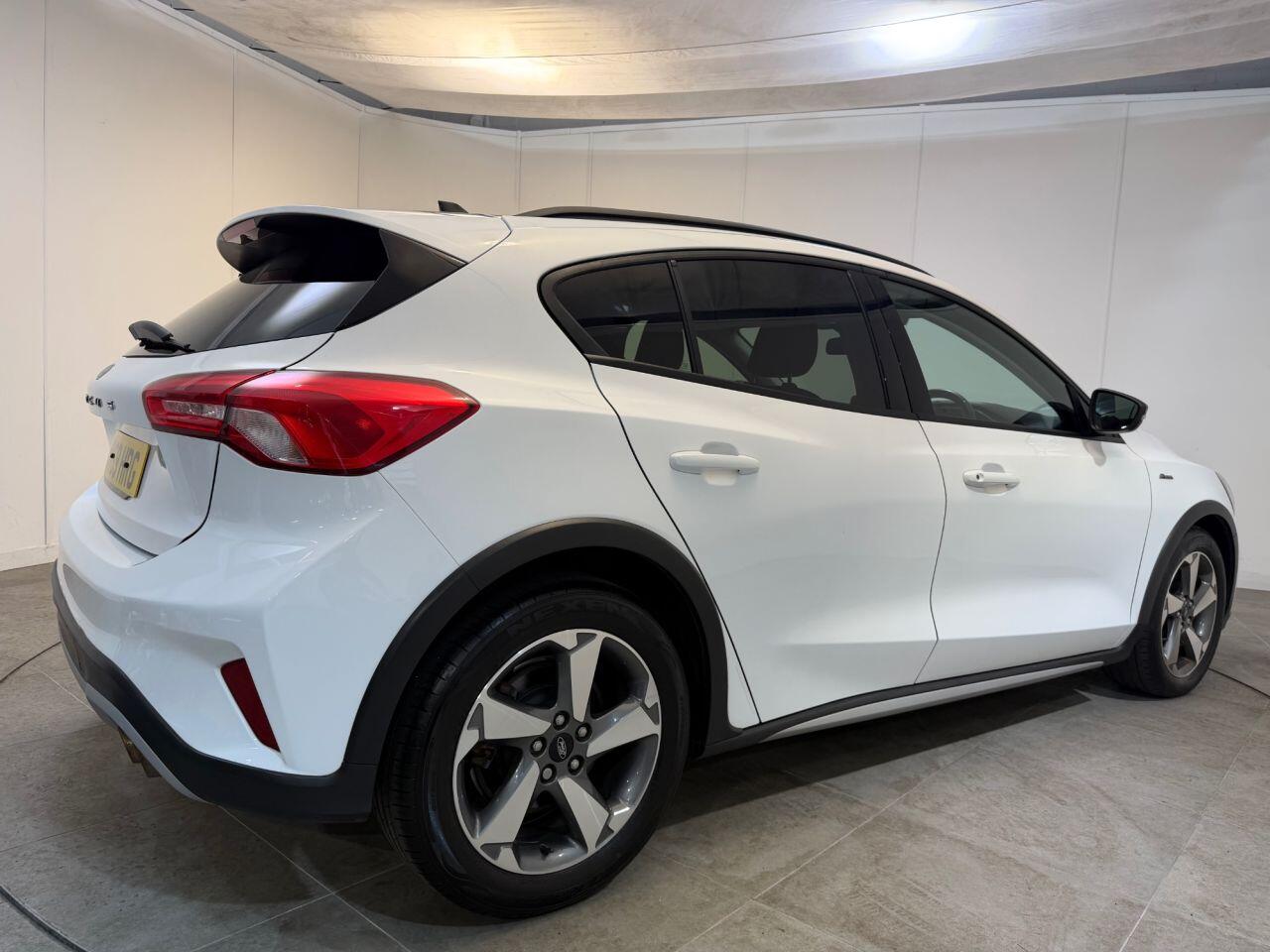 Ford Focus view 49