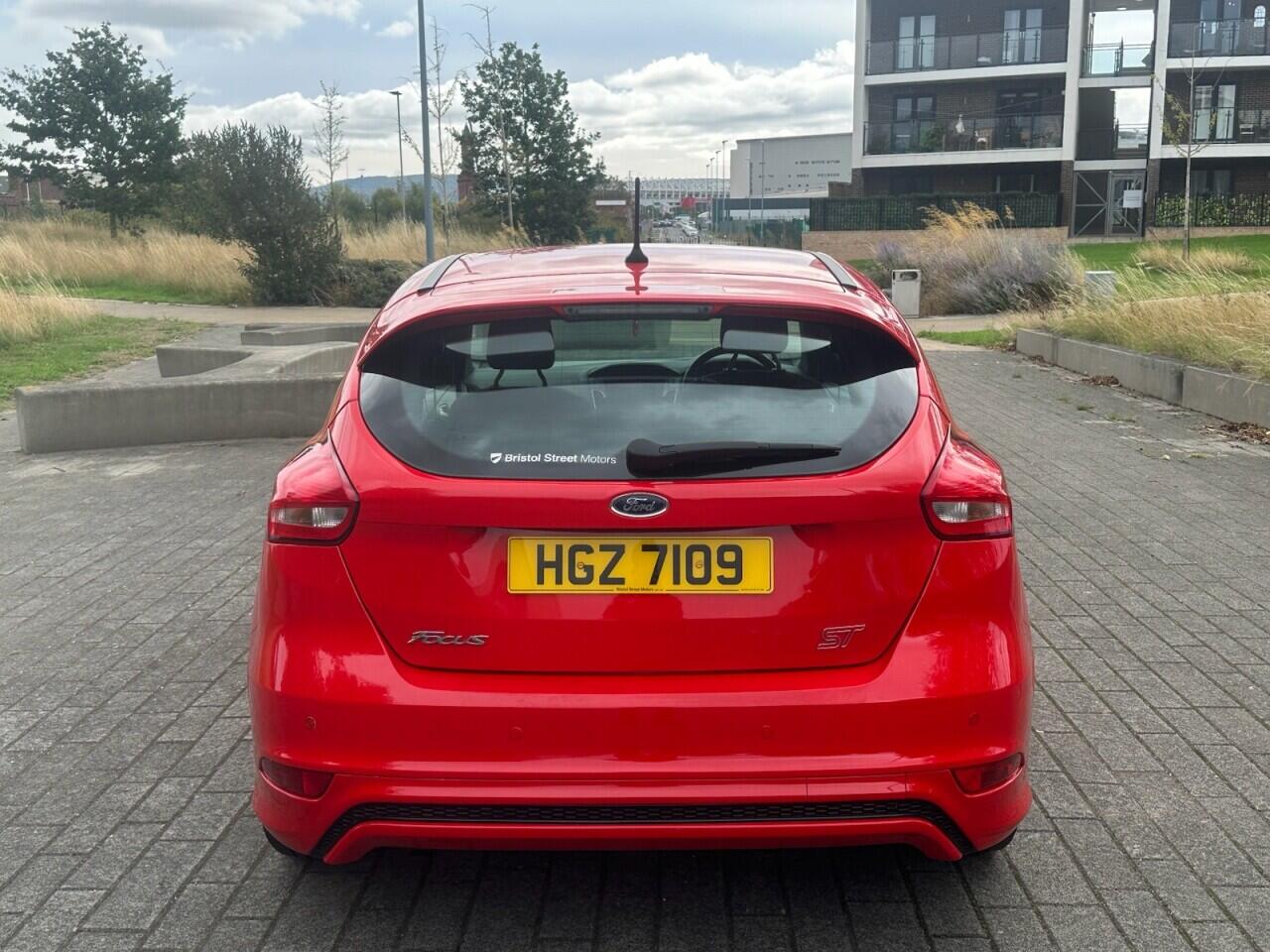 Ford Focus view 4