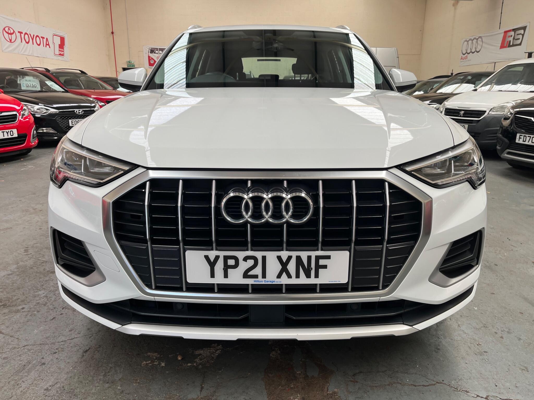 Audi Q3 view 3