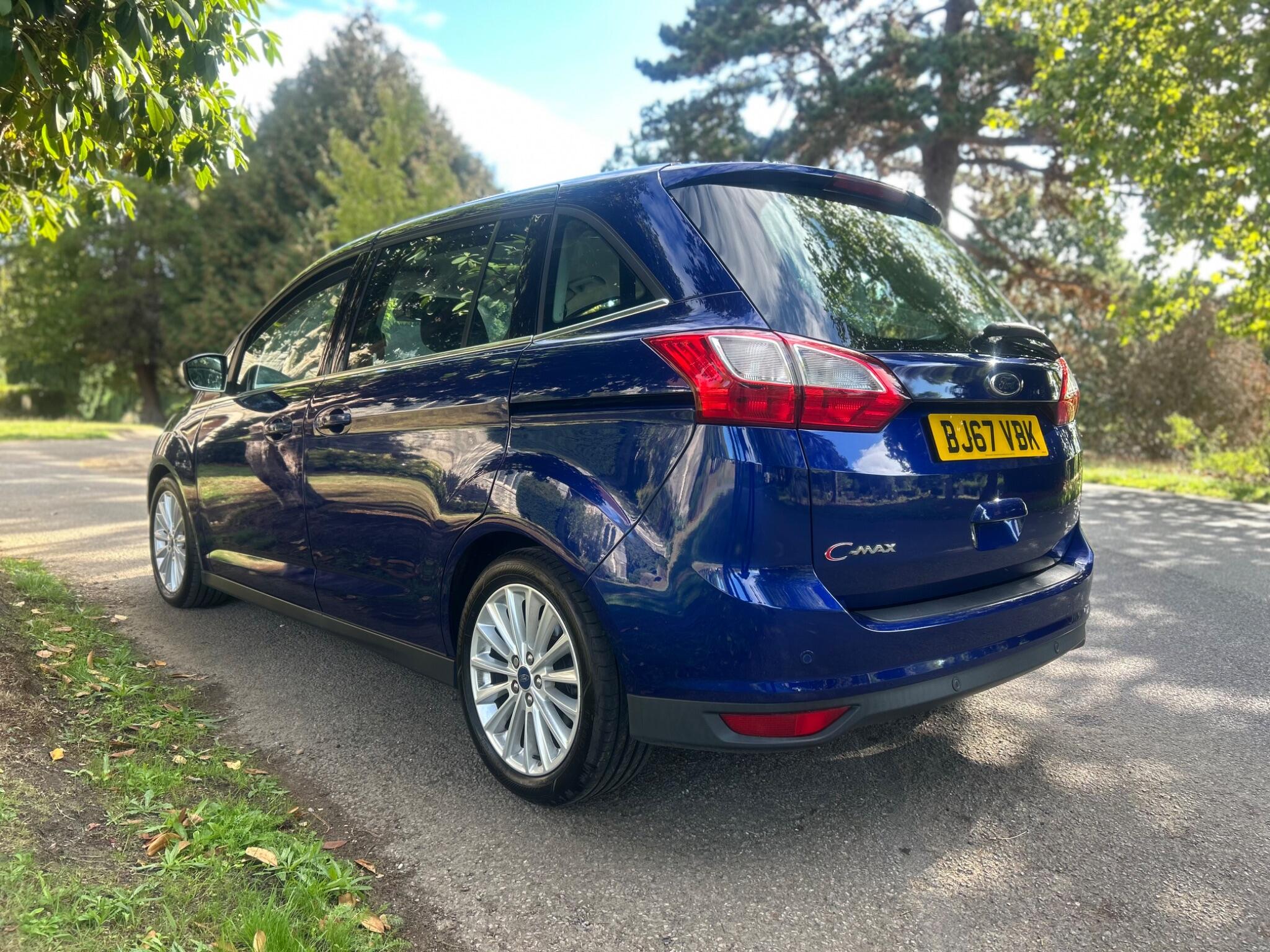 Ford Grand C-Max view 23