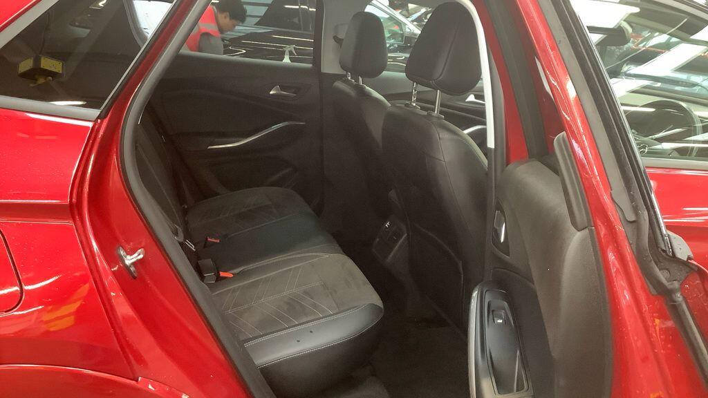 Vauxhall Grandland view 12