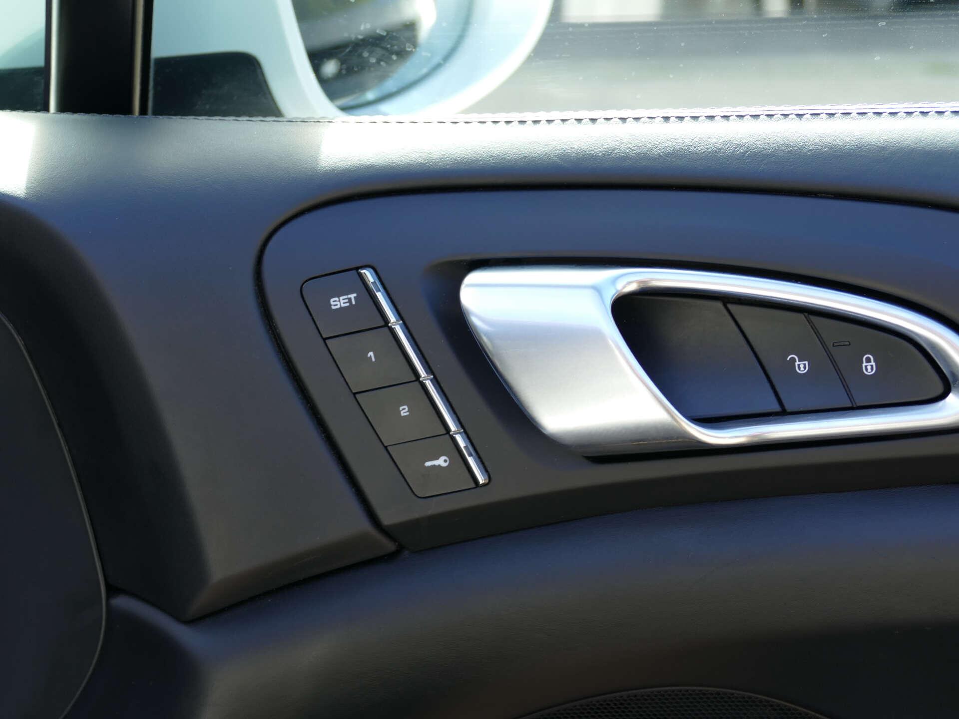 Porsche Cayenne view 43