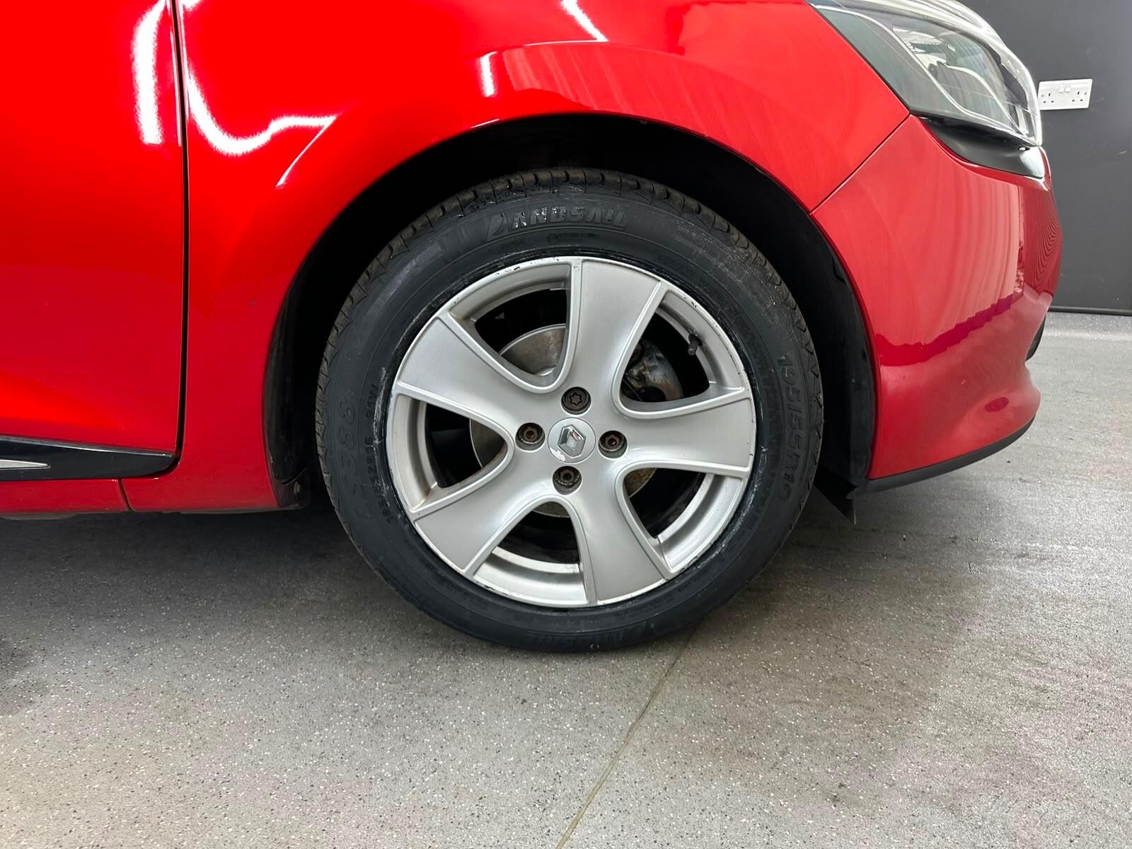 Renault Clio view 16