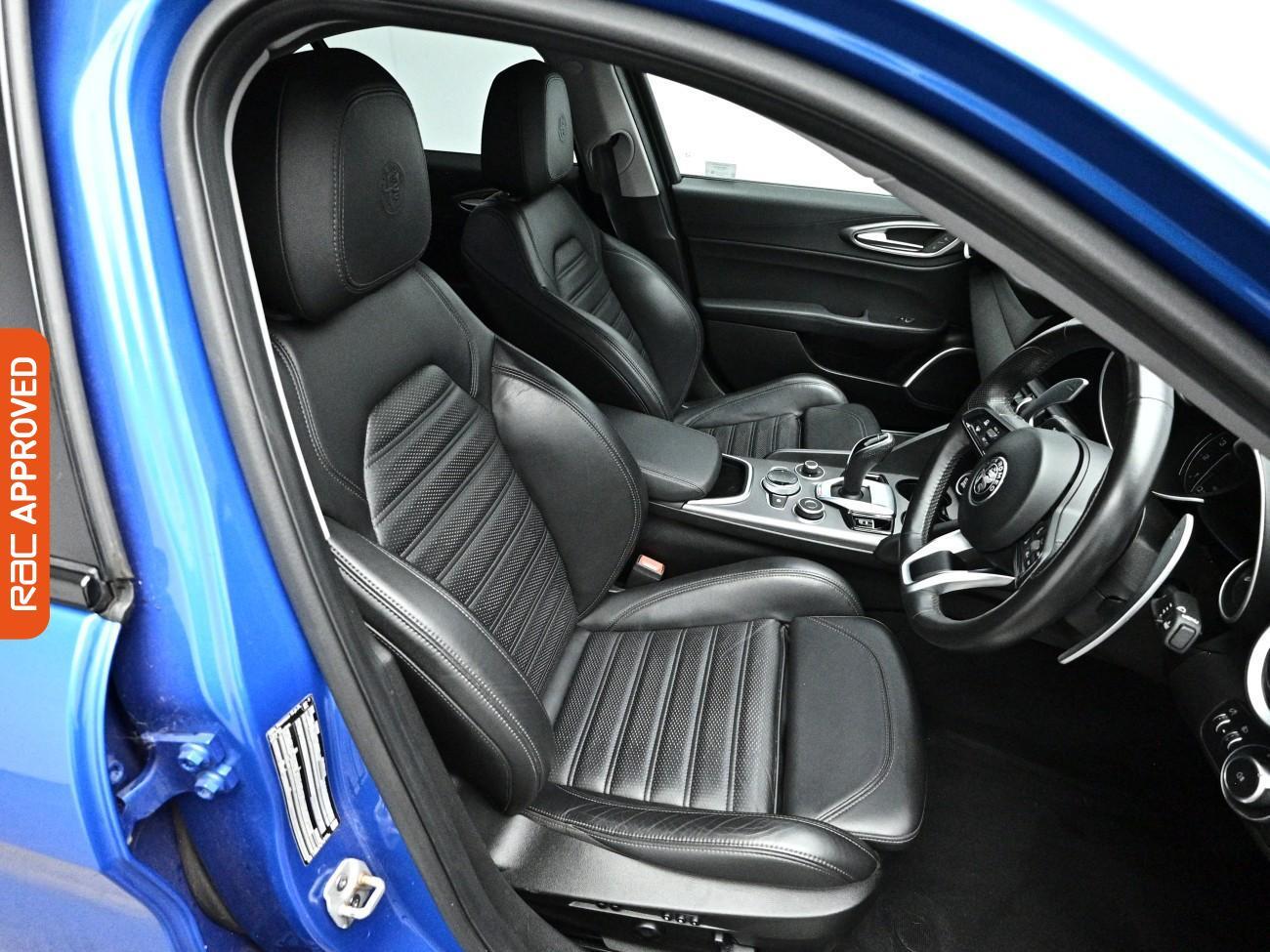 Alfa Romeo Giulia view 12