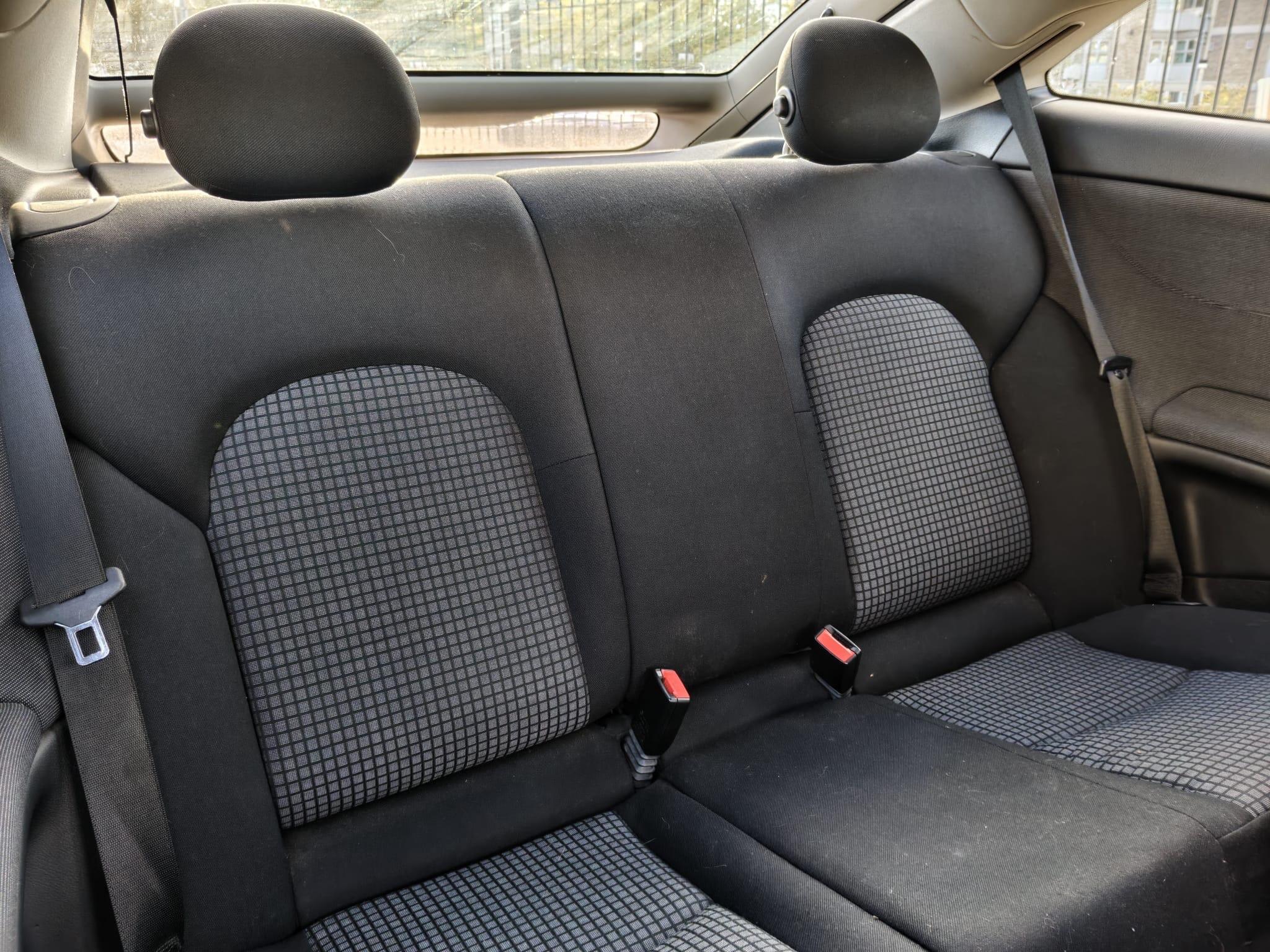 Mercedes-Benz C-Class view 13