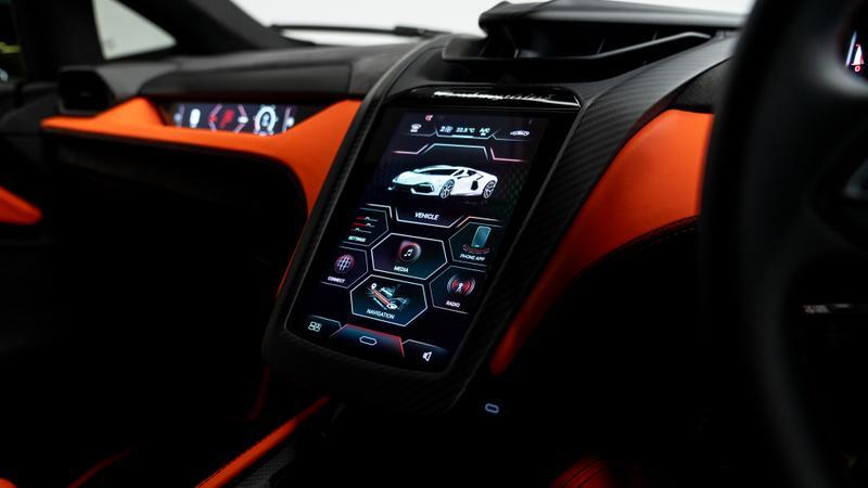 Lamborghini Revuelto view 29