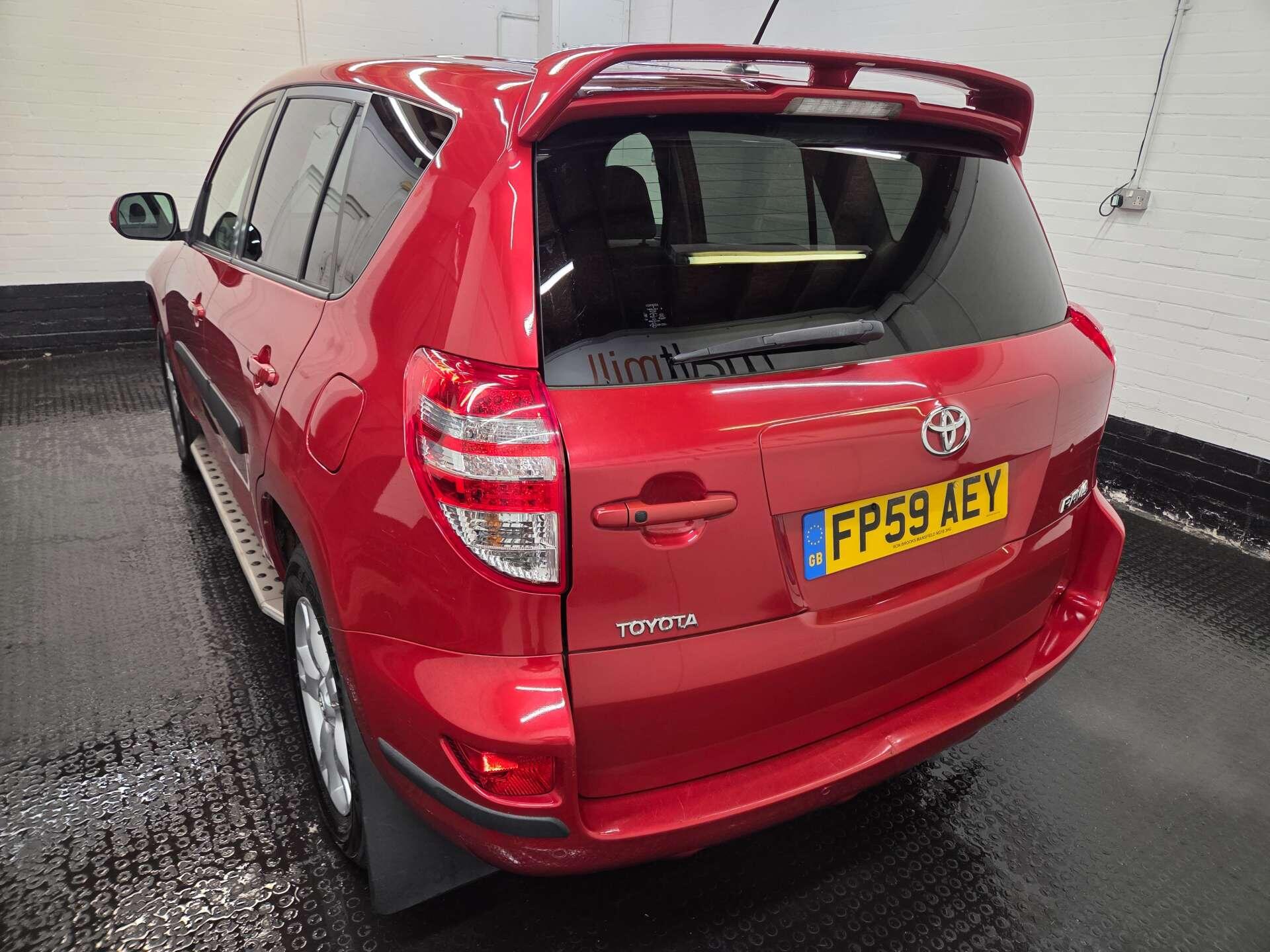 Toyota RAV4 view 5