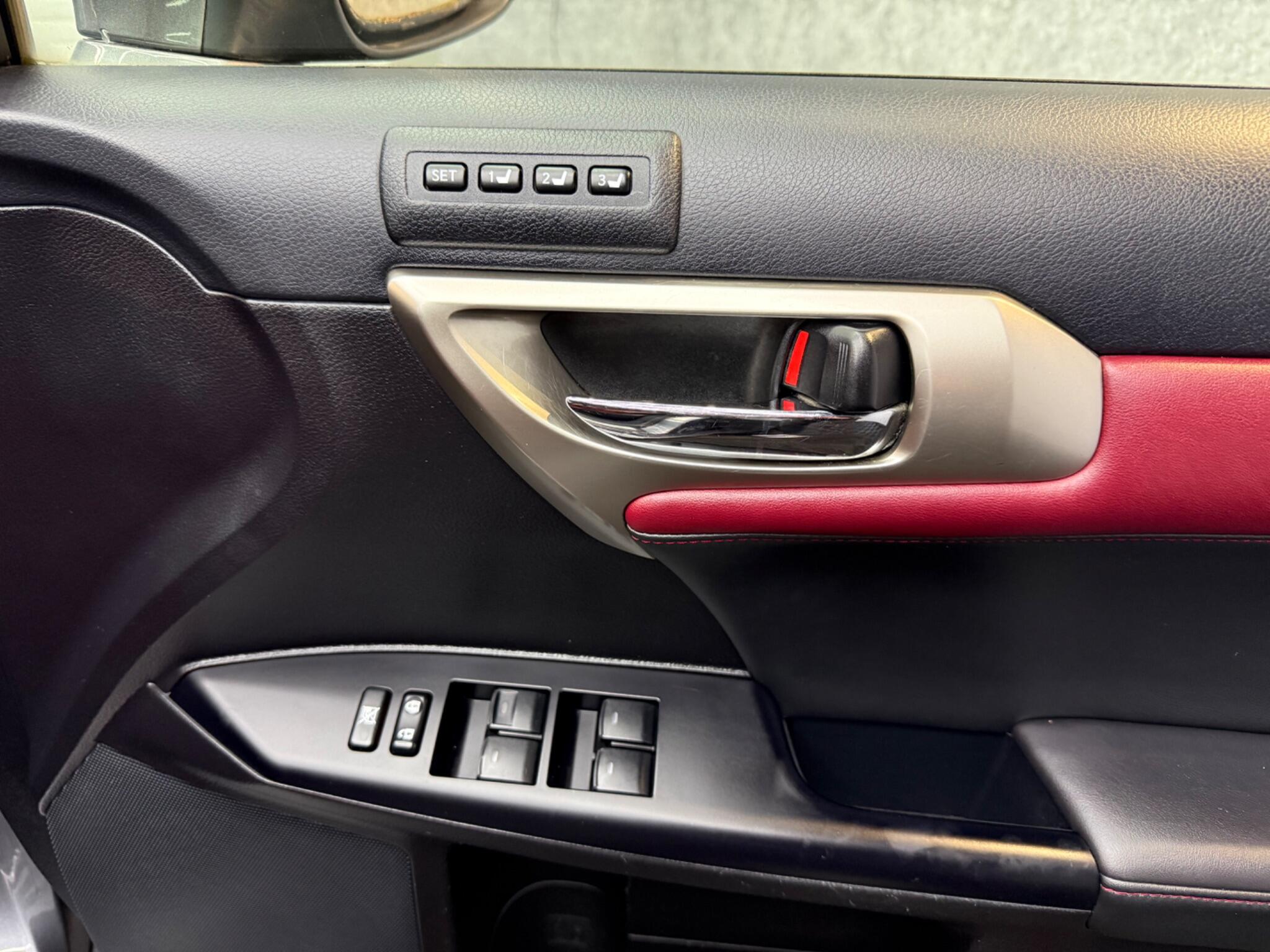 Lexus CT view 19