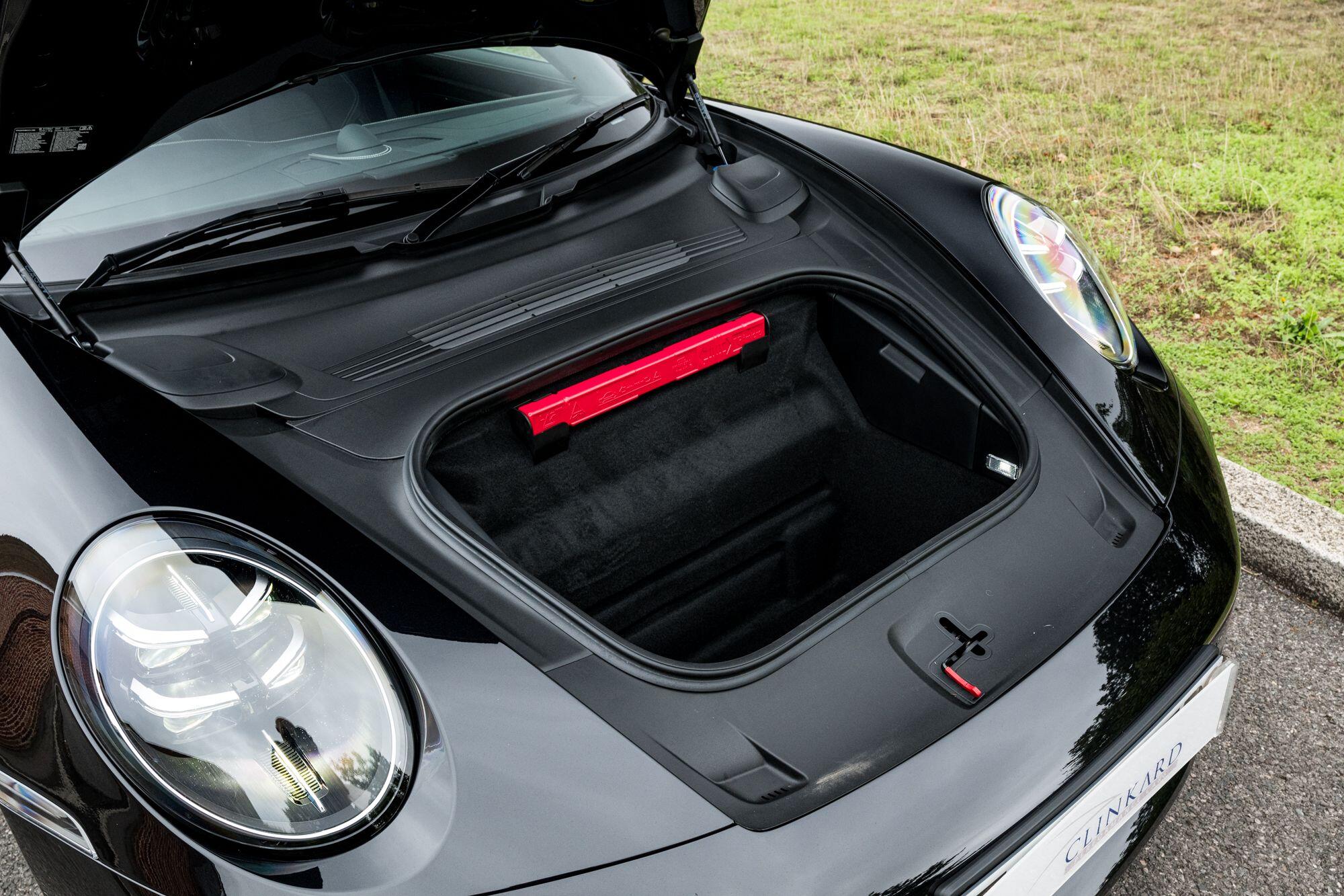 Porsche 911 view 36