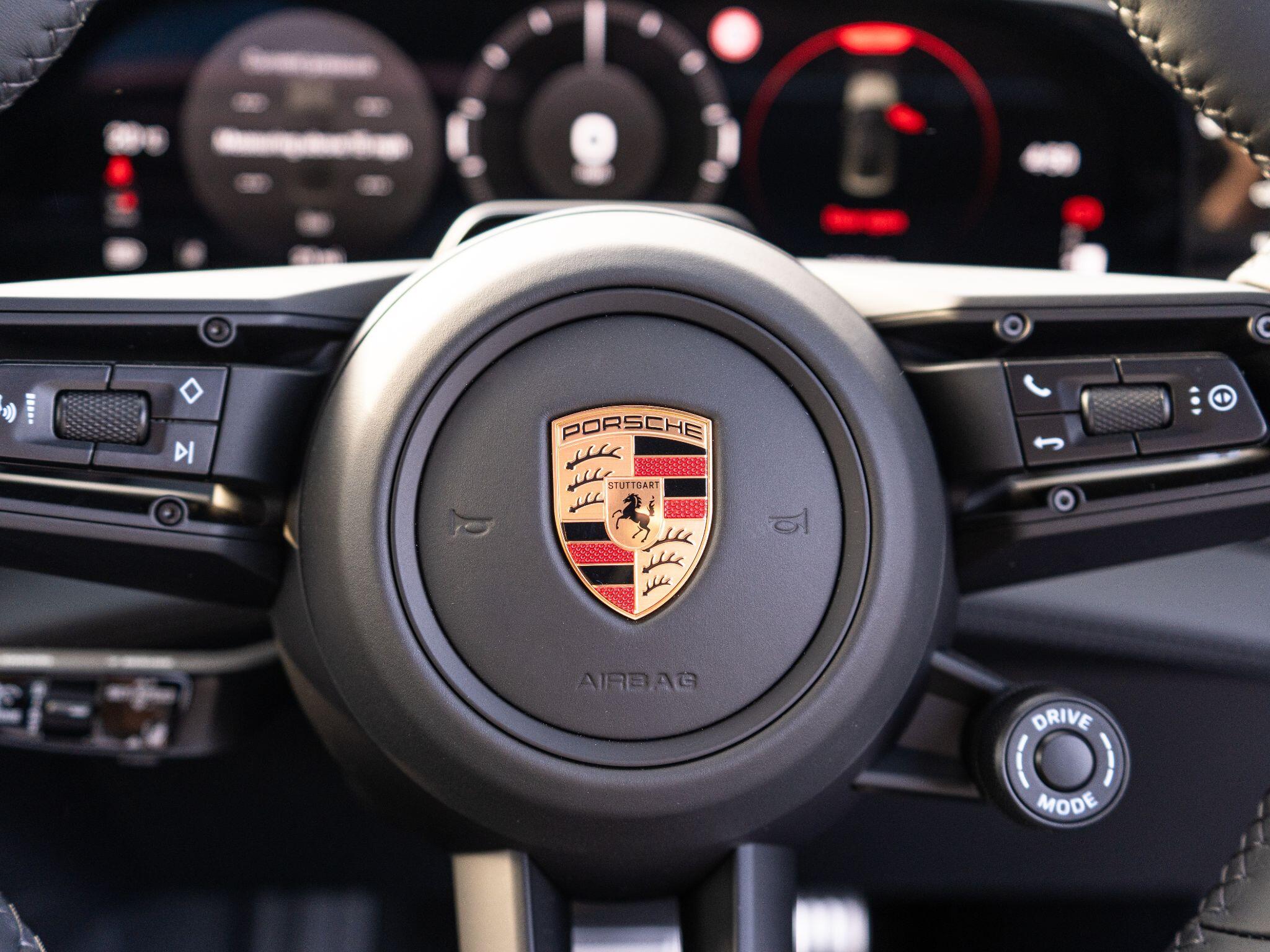Porsche Cayenne view 30