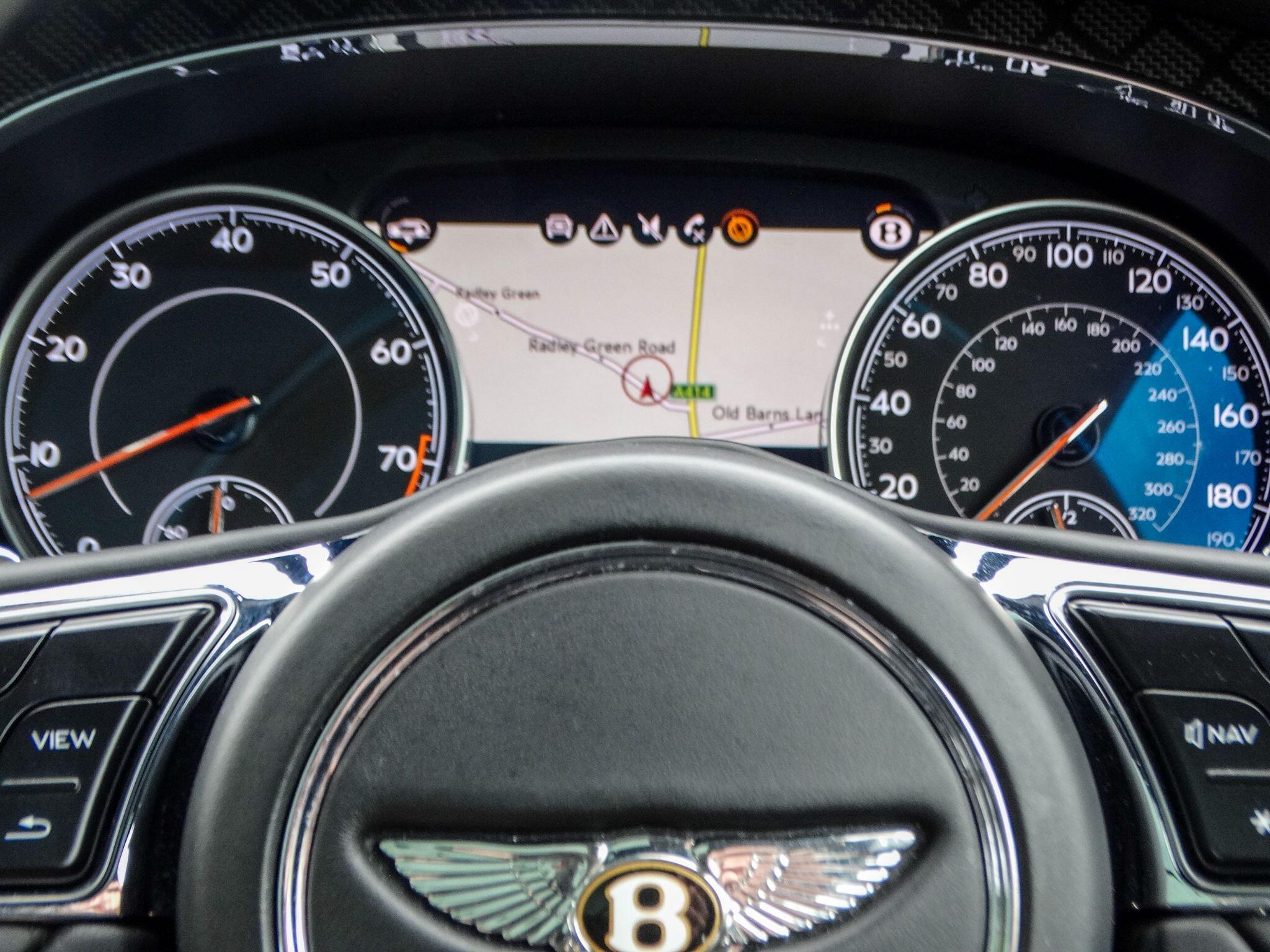 Bentley Bentayga view 32