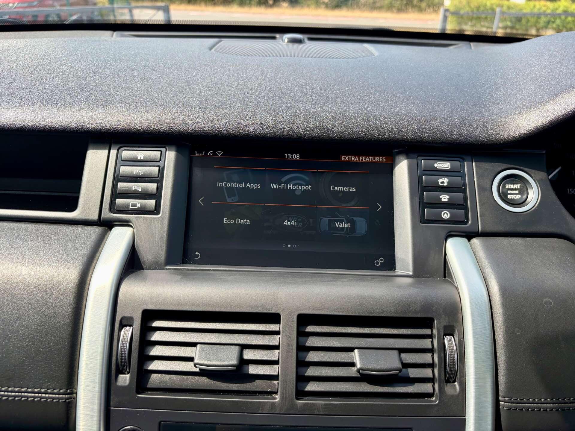 Land Rover Discovery Sport view 48