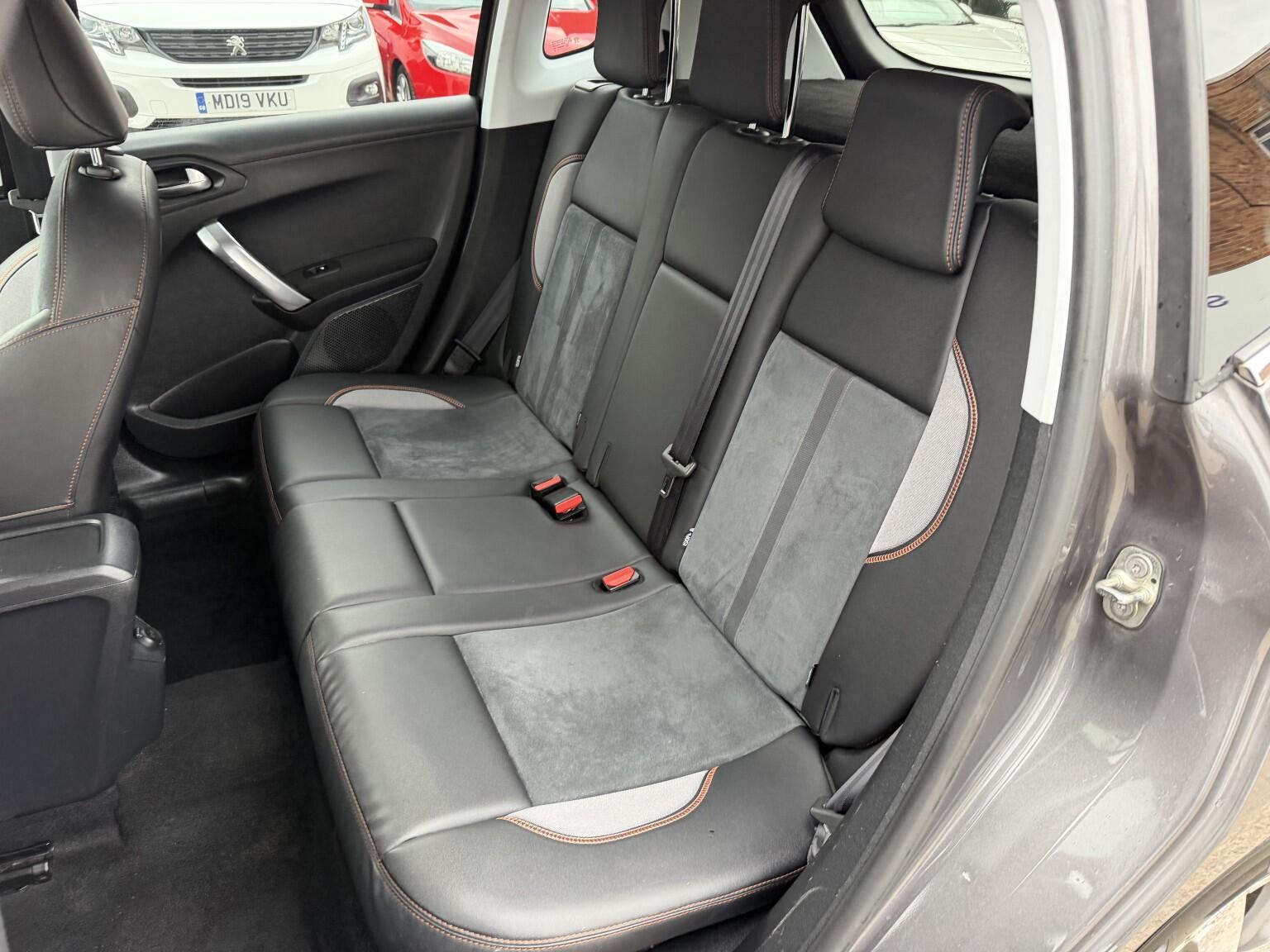 Peugeot 2008 view 15