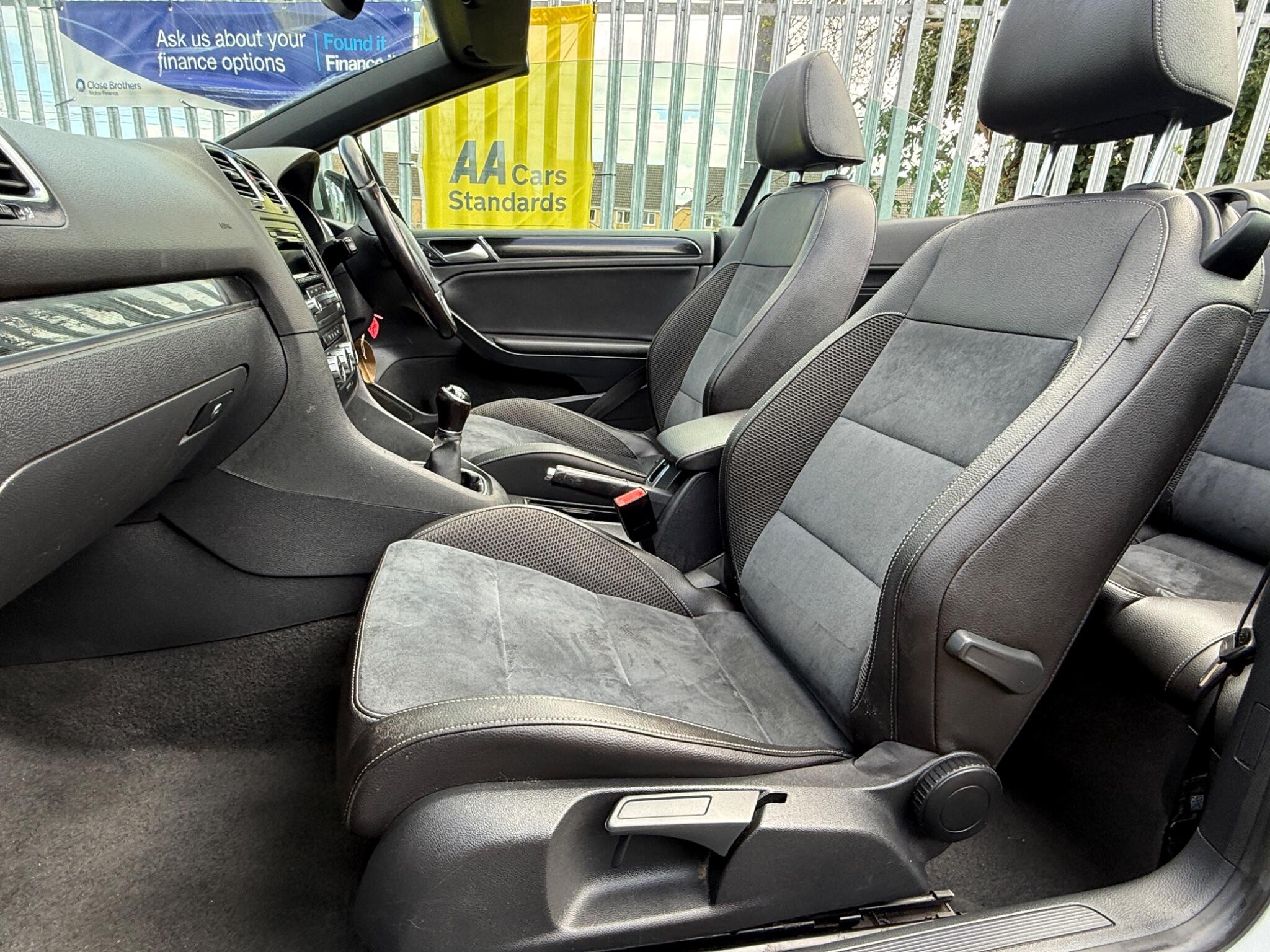 2012 Volkswagen Golf image 27