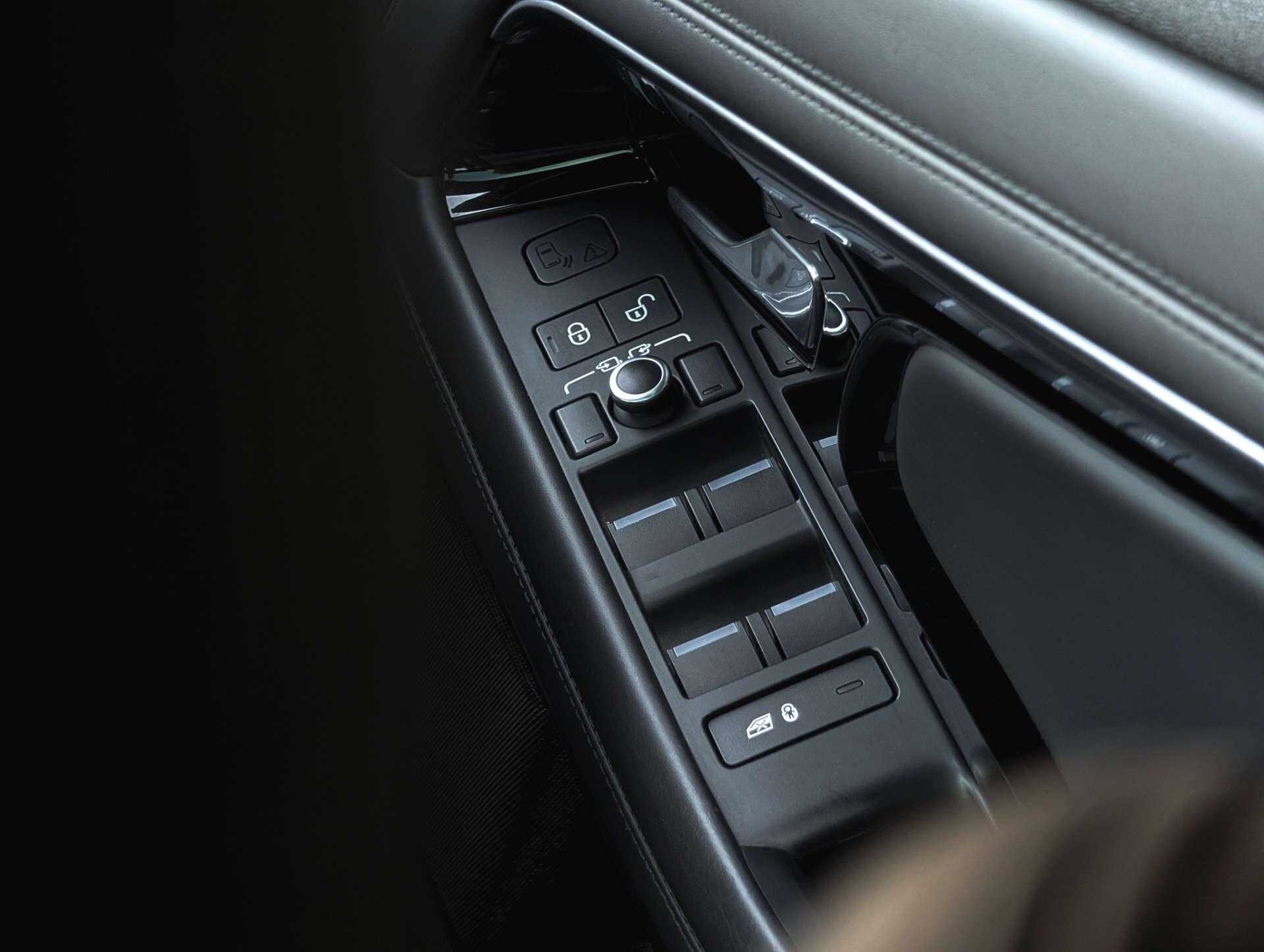 Land Rover Range Rover Evoque view 31