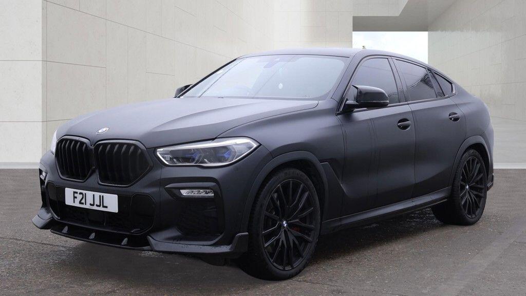 BMW X6 view 3