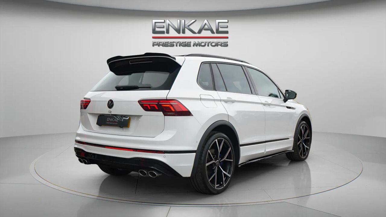 Volkswagen Tiguan view 4