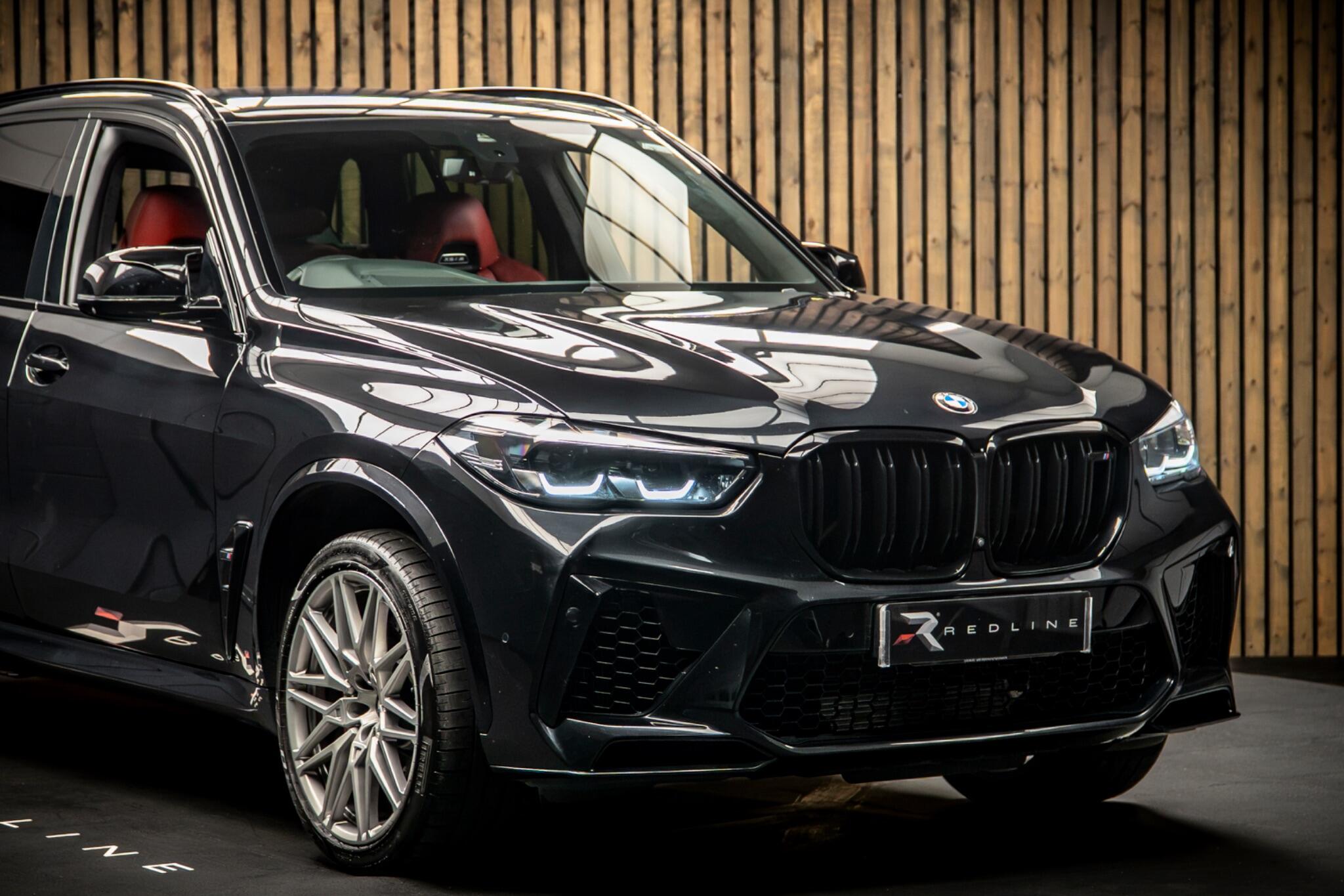 BMW X5 M view 12