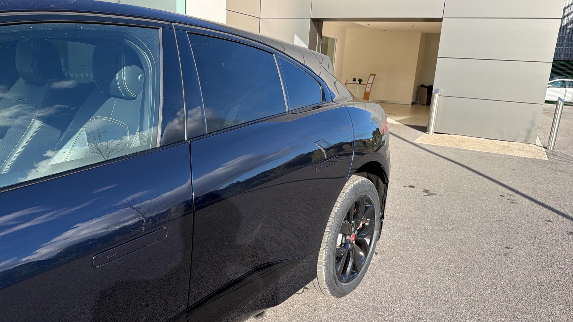 Jaguar I-Pace view 28