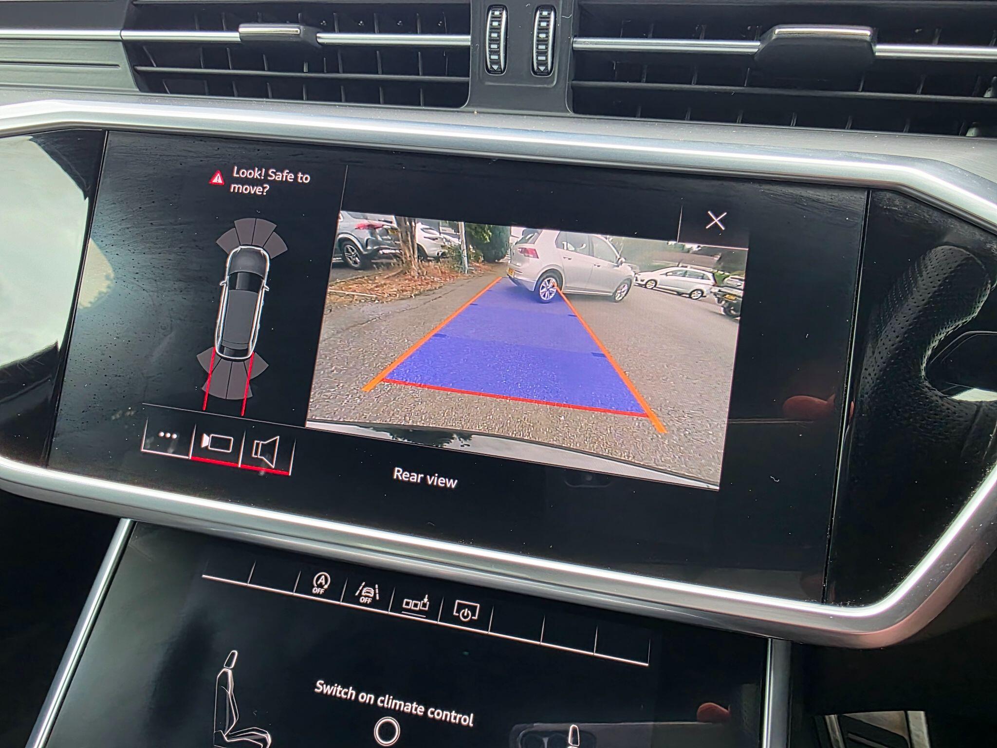 Audi A6 Avant view 18