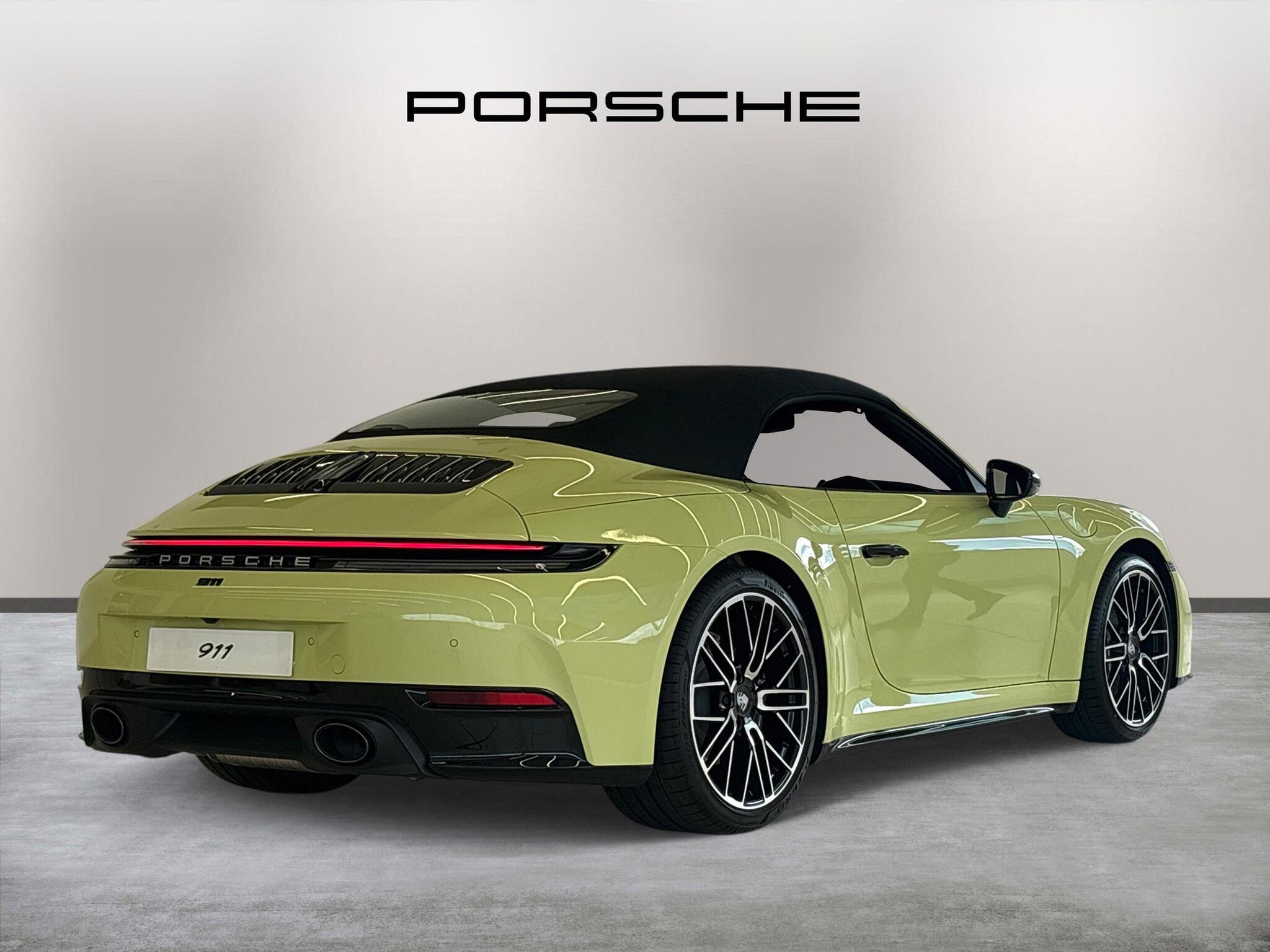 Porsche 911 view 12