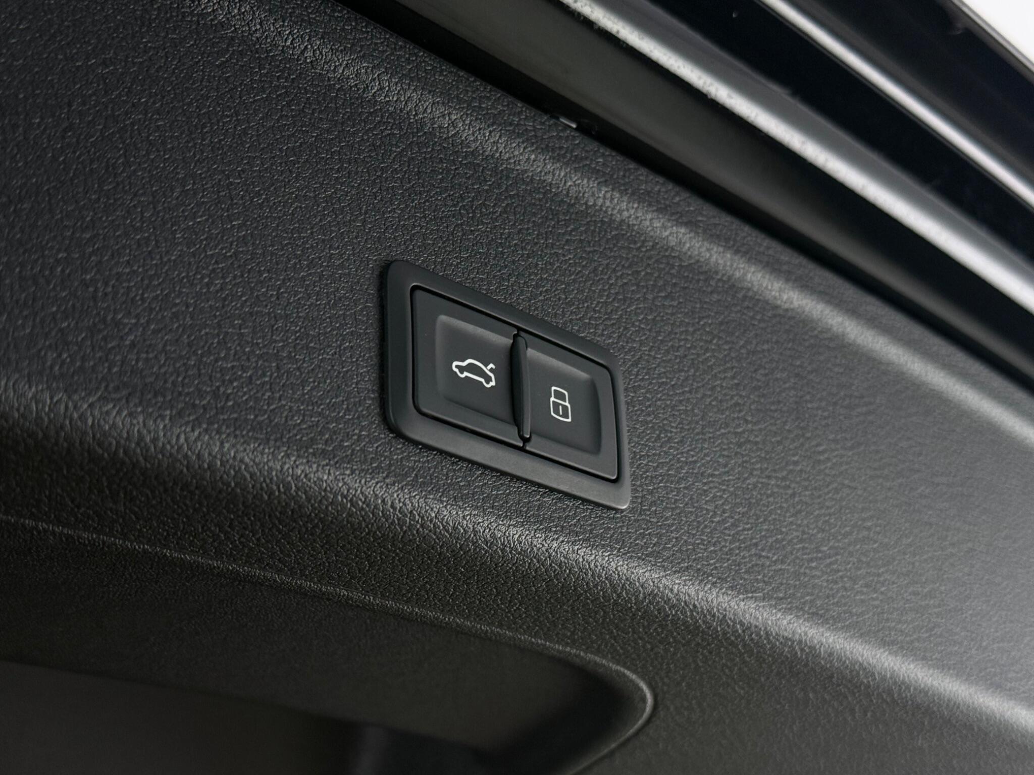 Audi A4 view 11