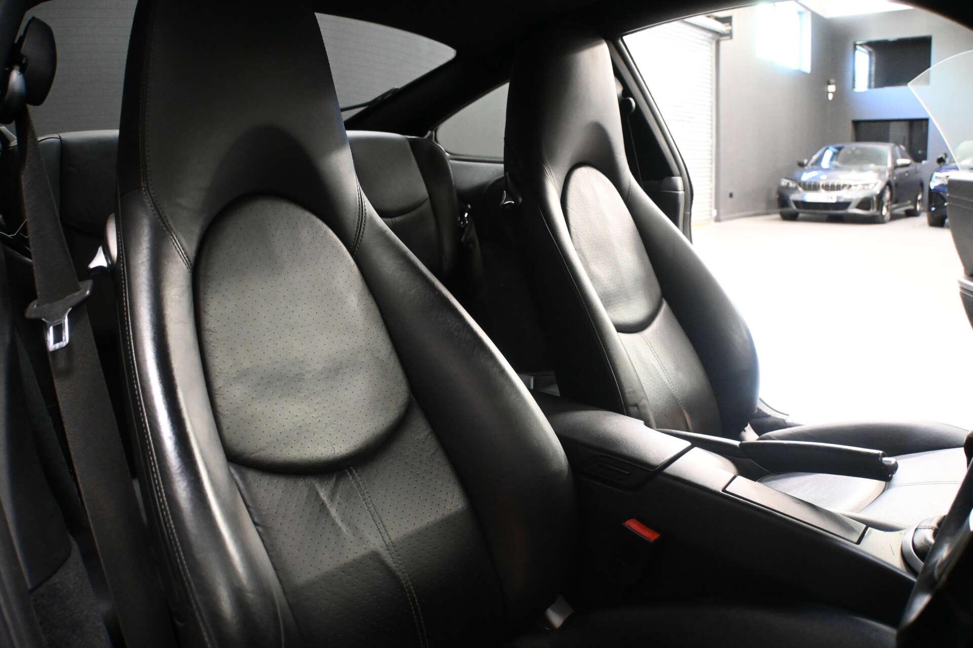 Porsche 911 view 22