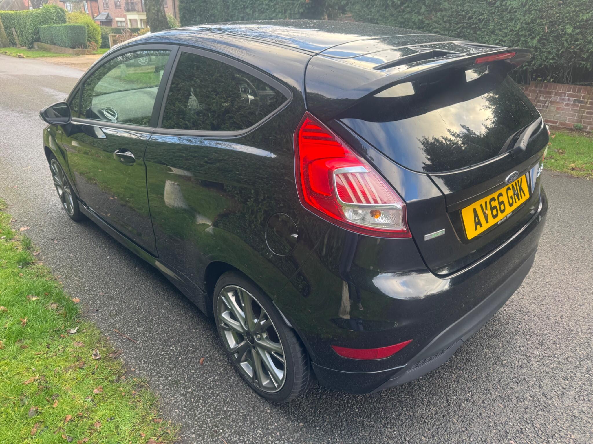 2016 Ford Fiesta image 15