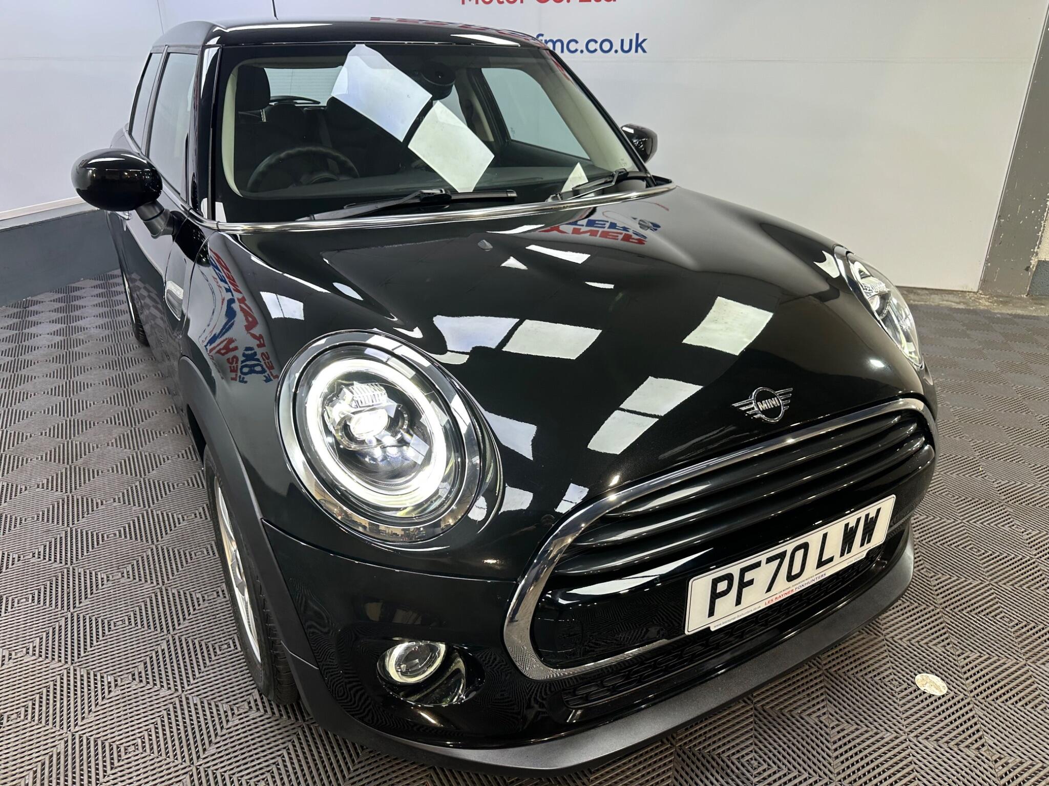 Mini Hatch view 13