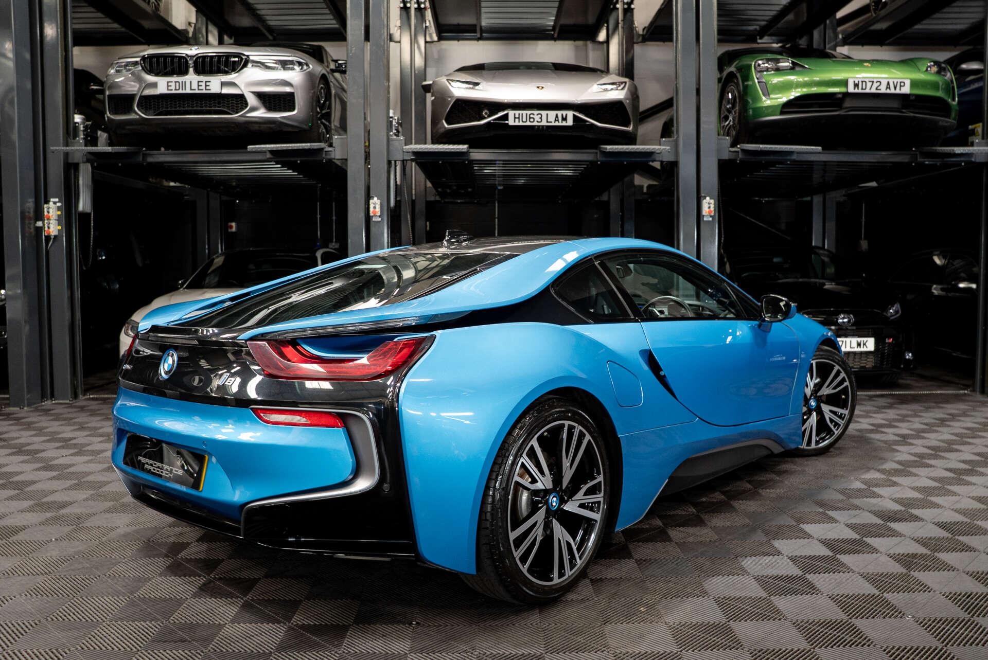 BMW I8 view 11