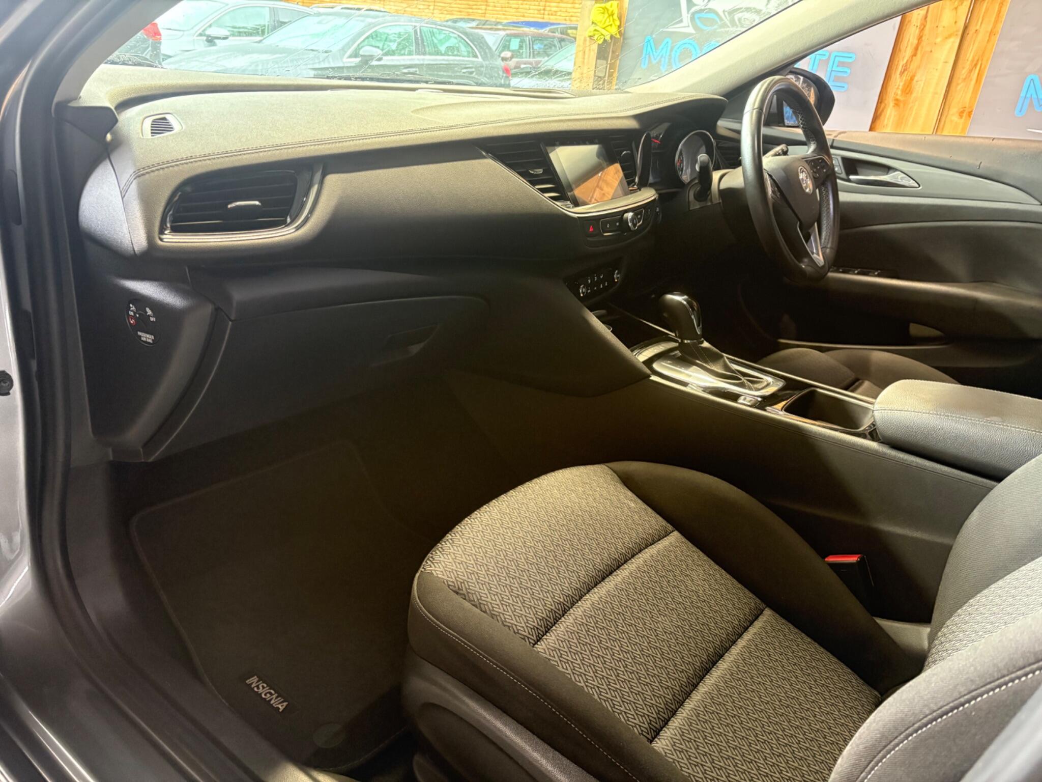 Vauxhall Insignia view 28