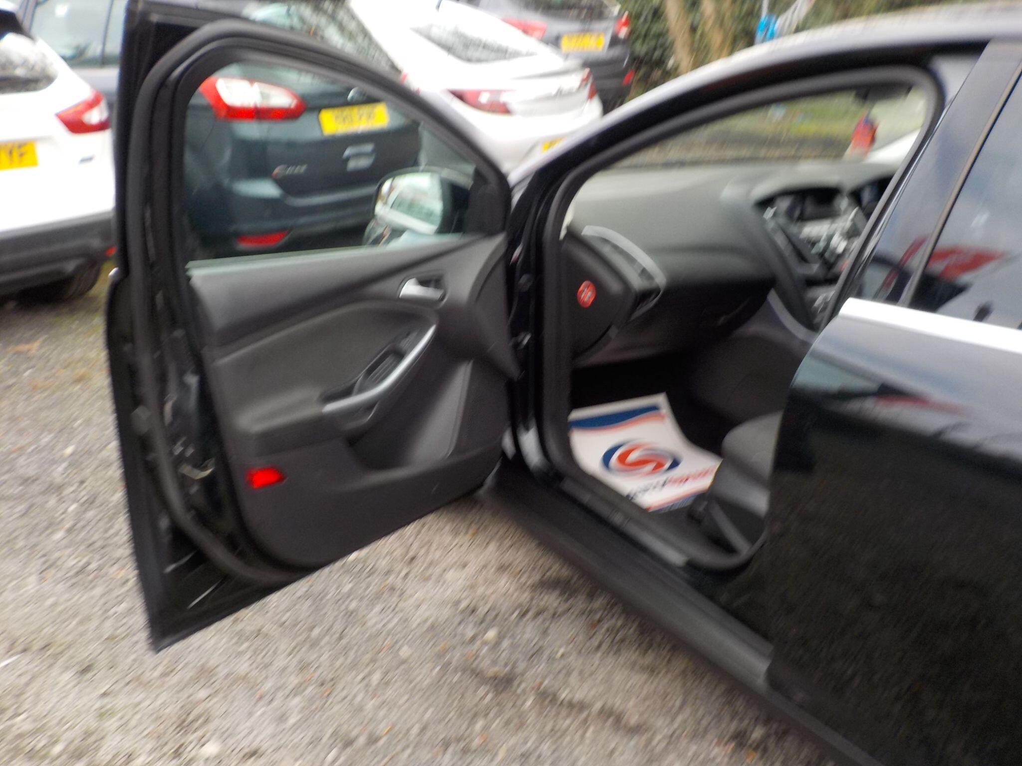 Ford Focus 1.6 TDCi Titanium Navigator Euro 5 (s/s) 5dr