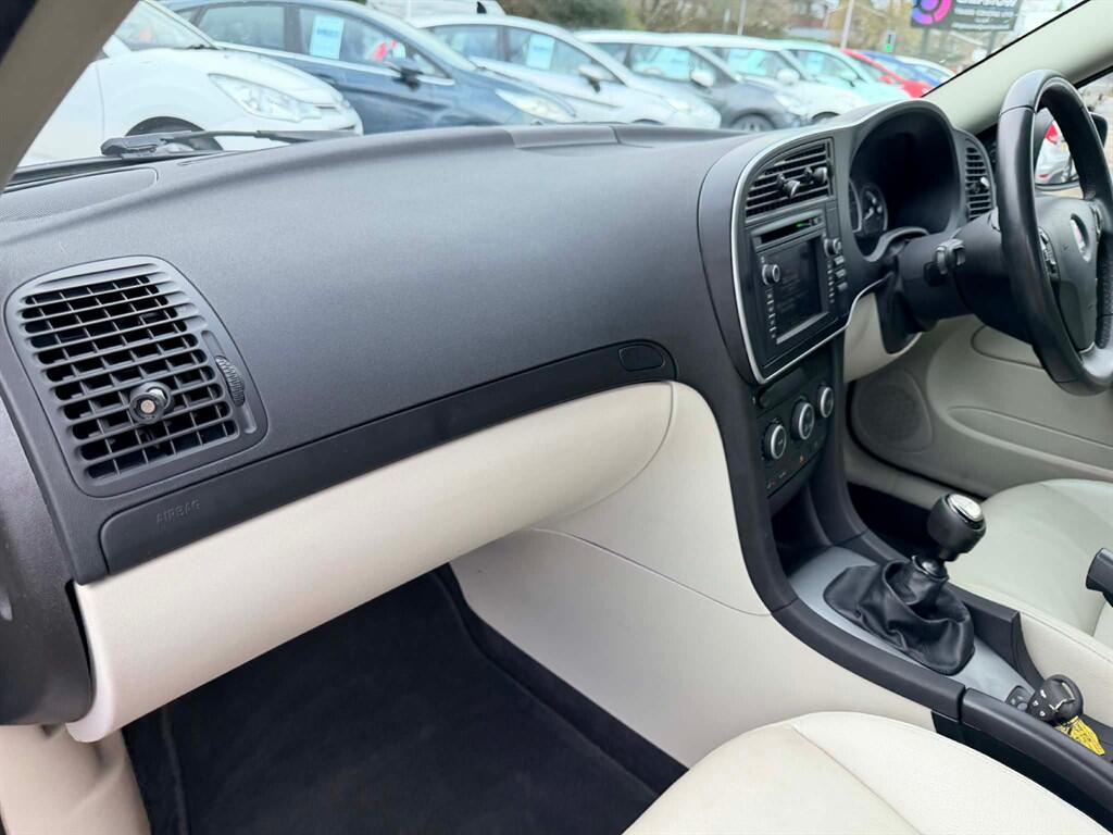 Saab 9-3 view 17