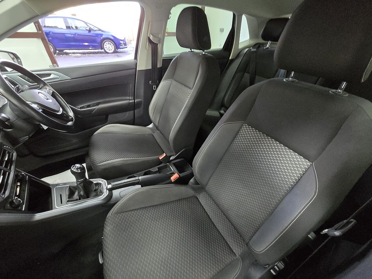 Volkswagen Polo view 19