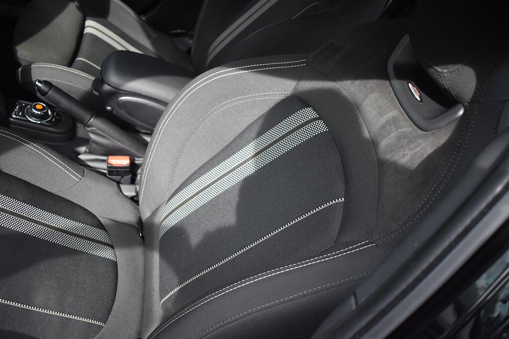 Mini Hatch view 36