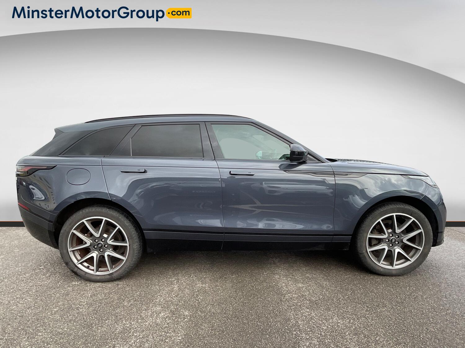 Land Rover Range Rover Velar view 2
