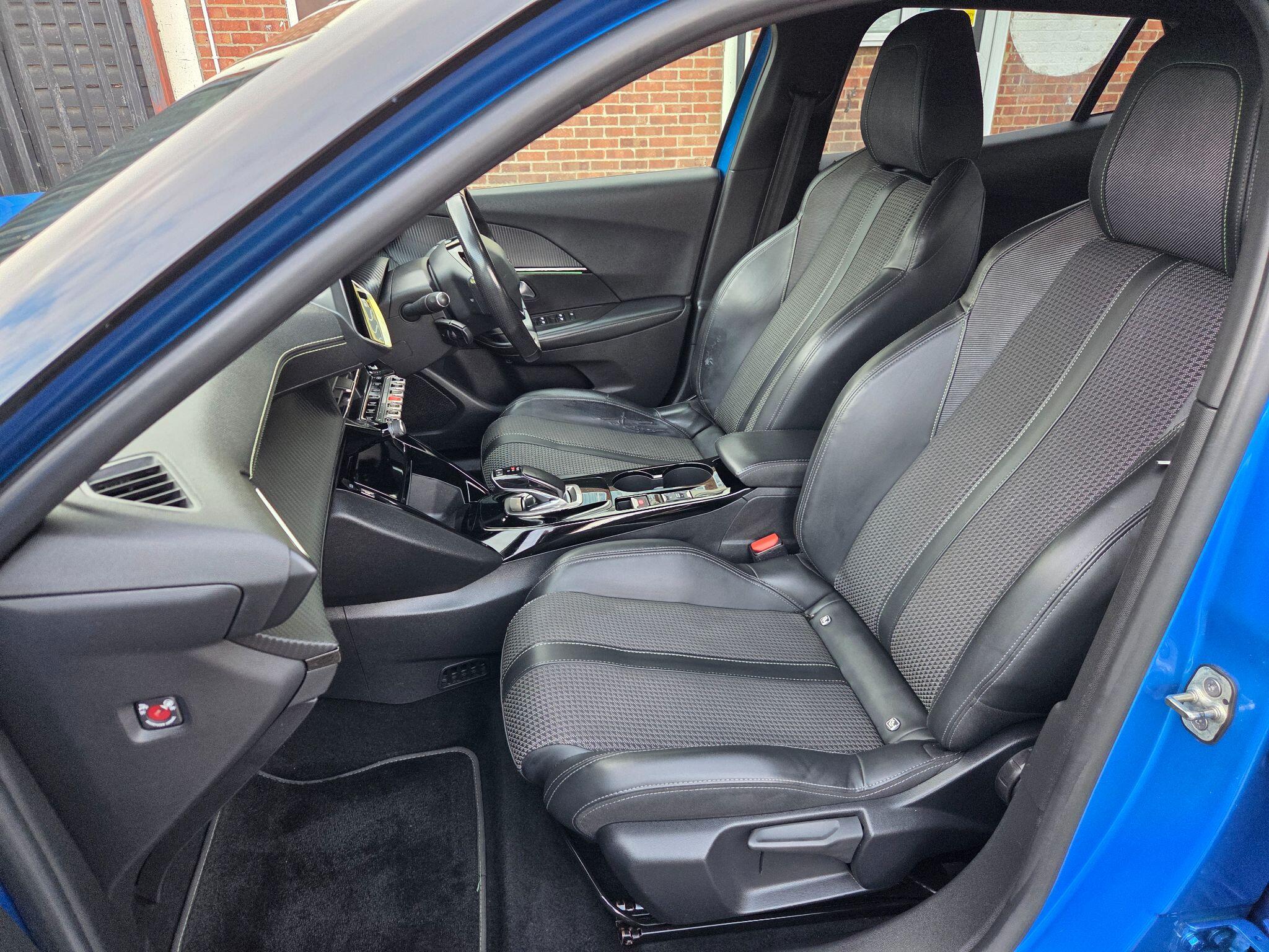 Peugeot e-2008 view 24