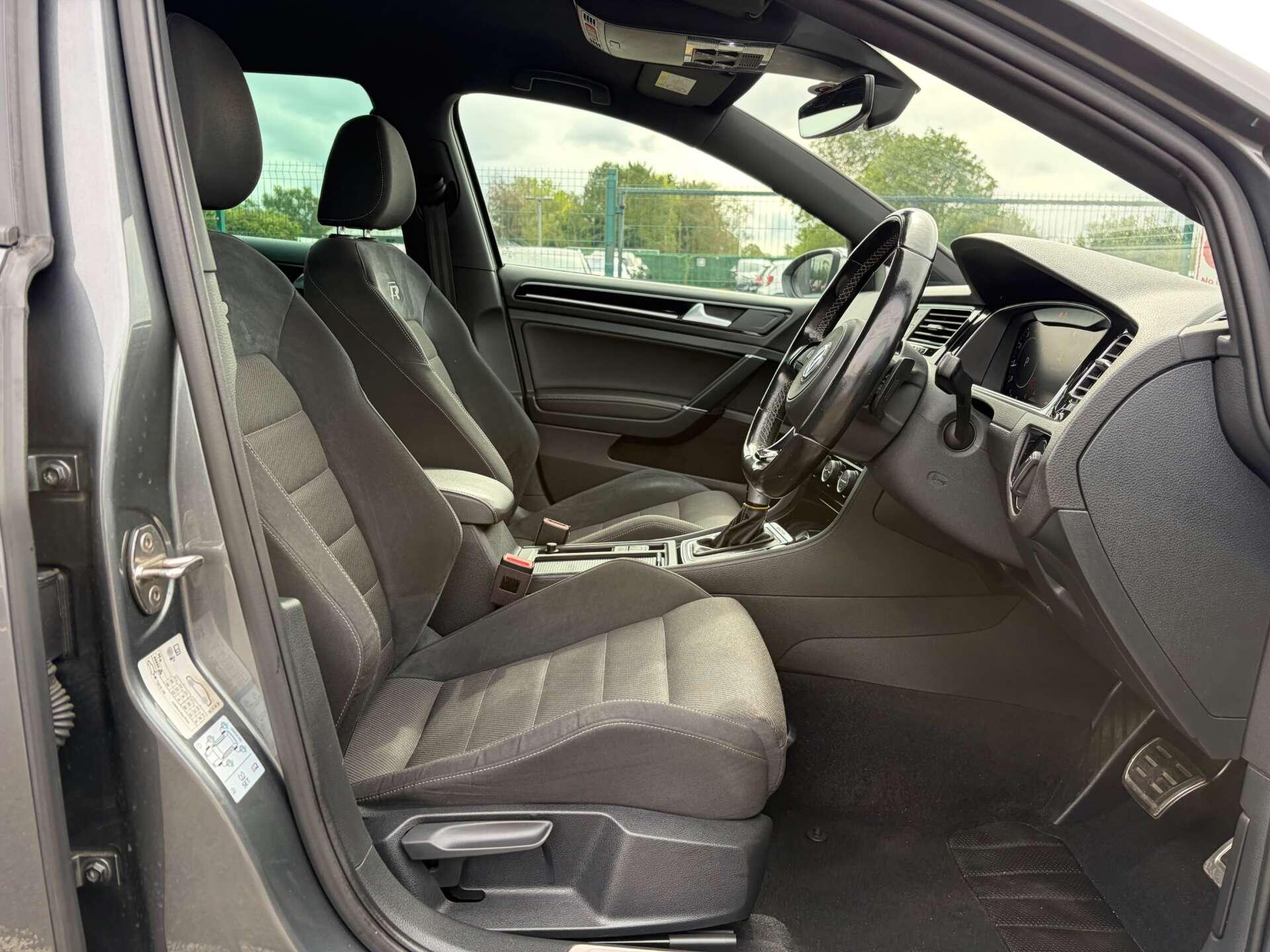 Volkswagen Golf view 35