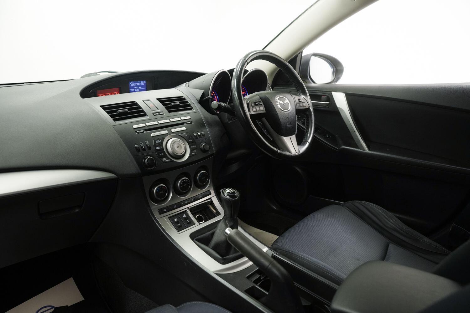 Mazda Mazda3 view 27