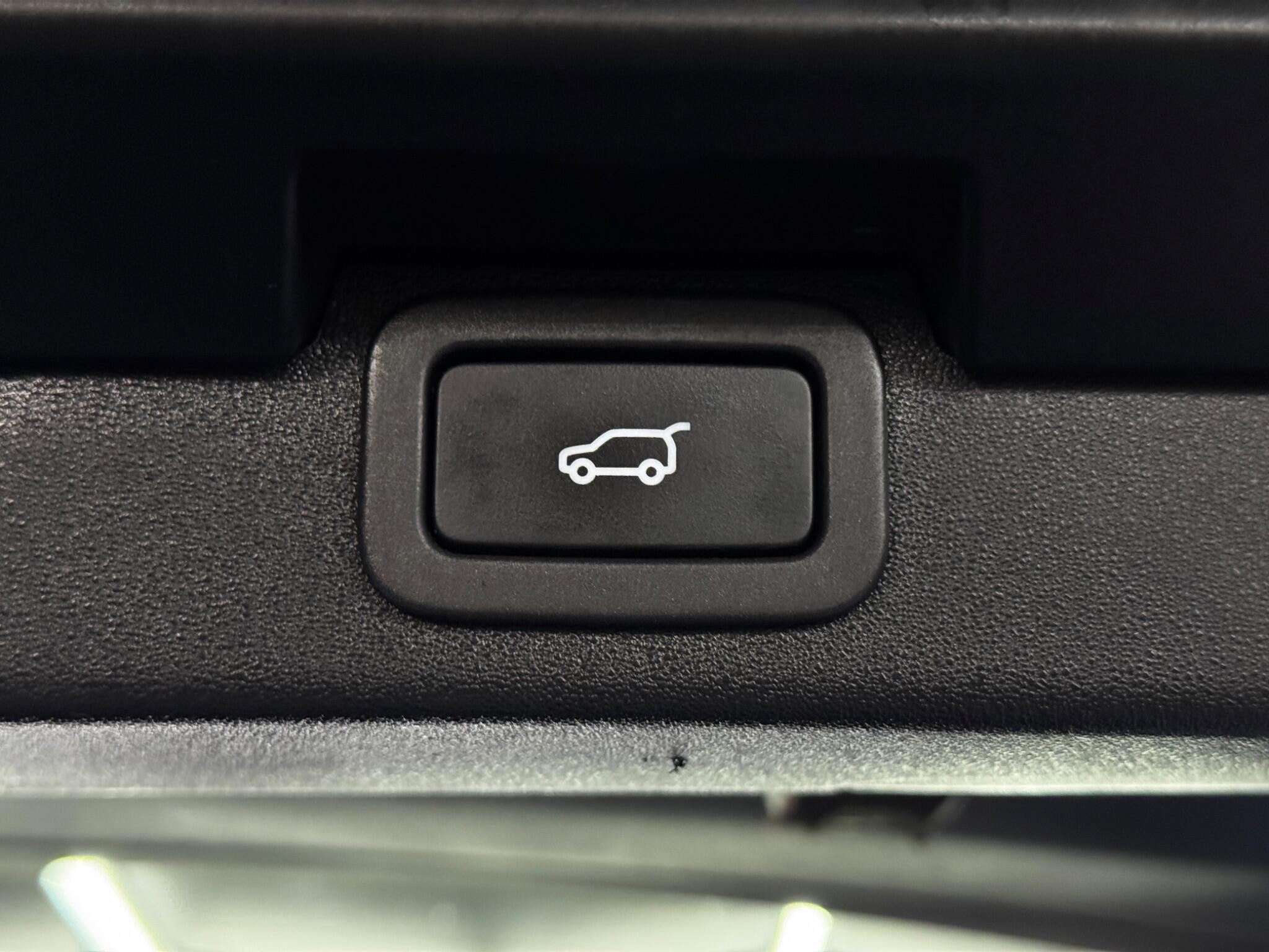Land Rover Discovery view 46