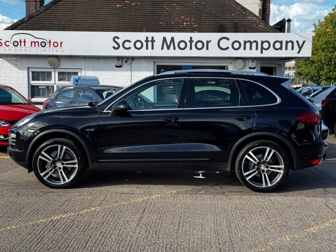 Porsche Cayenne view 9