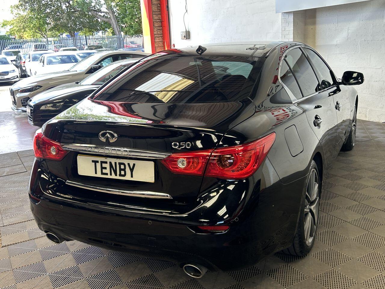 Infiniti Q50 view 11