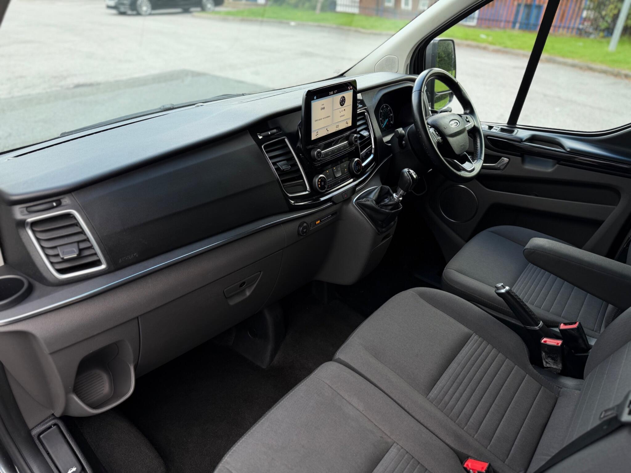 Ford Tourneo Custom view 40