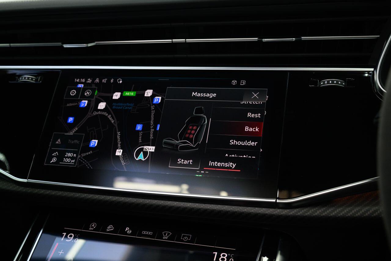 Audi RS Q8 view 53