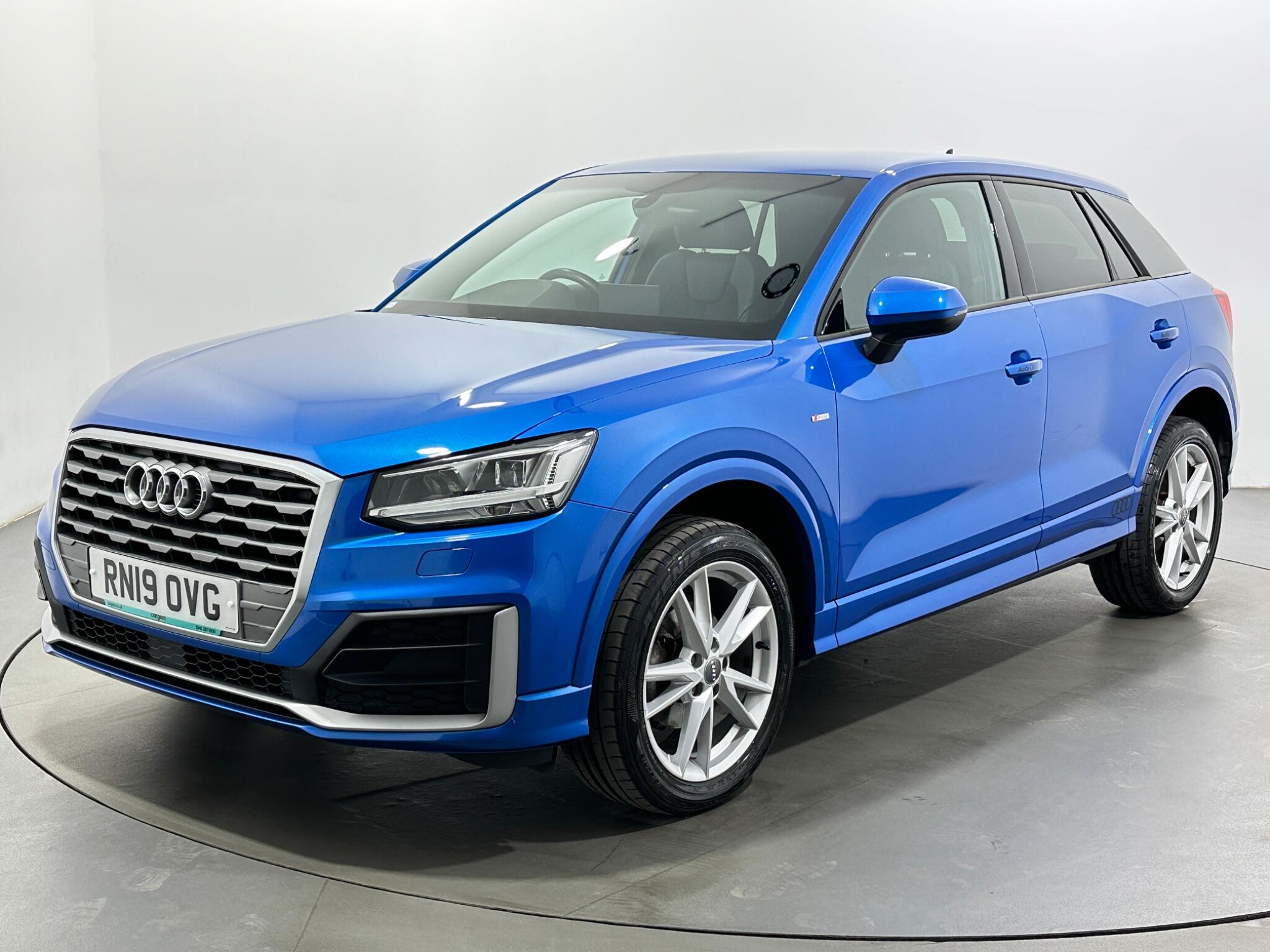 Audi Q2 view 4