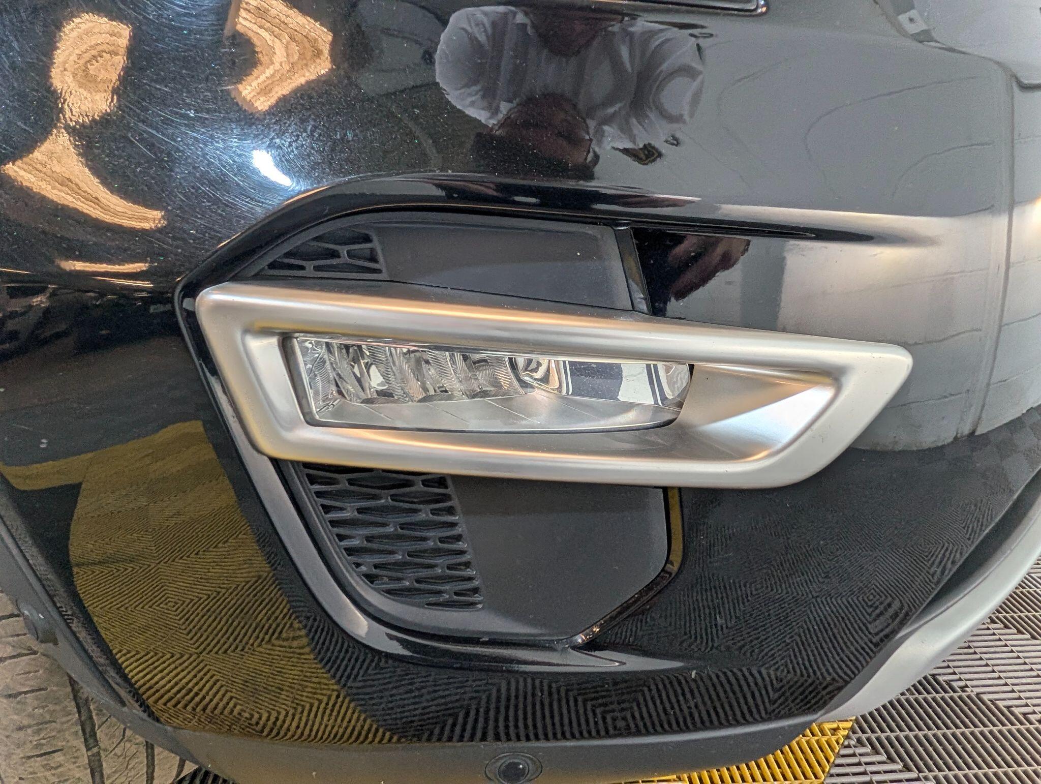 Land Rover Discovery Sport view 74